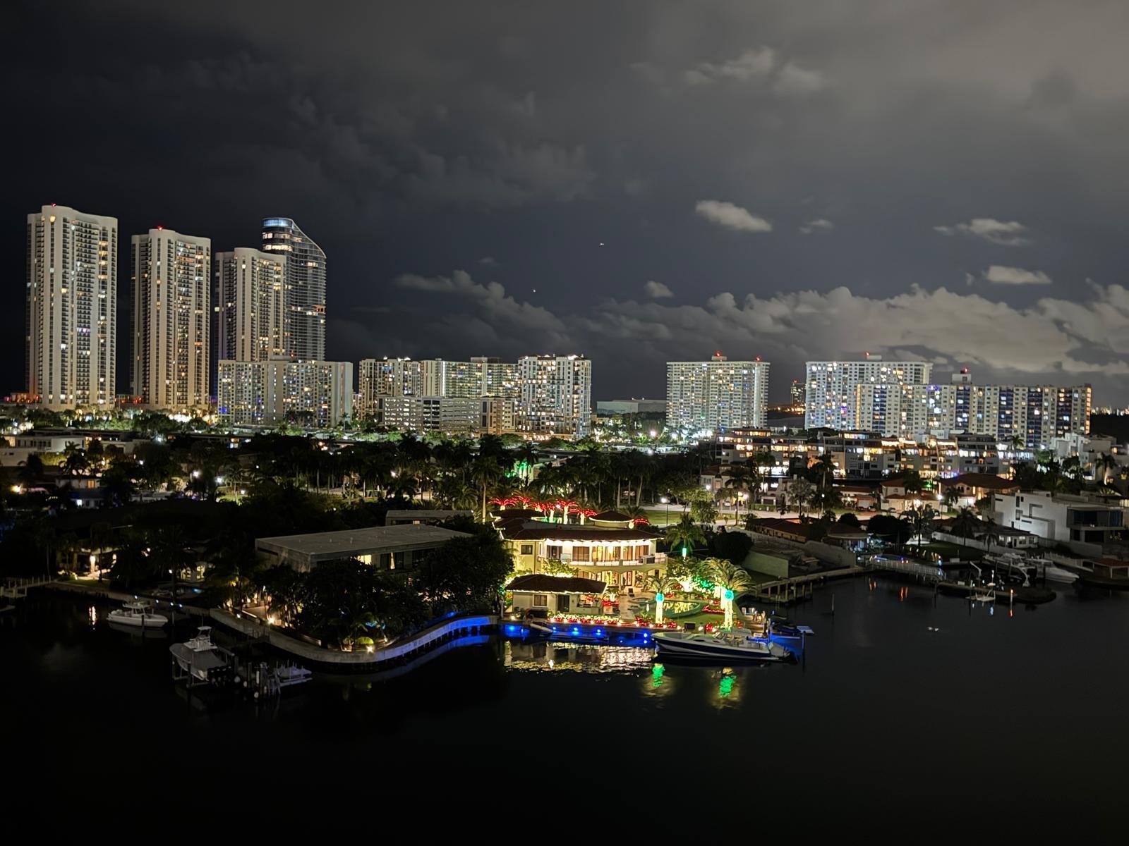 400 SUNNY ISLES CONDO EAST - Residential