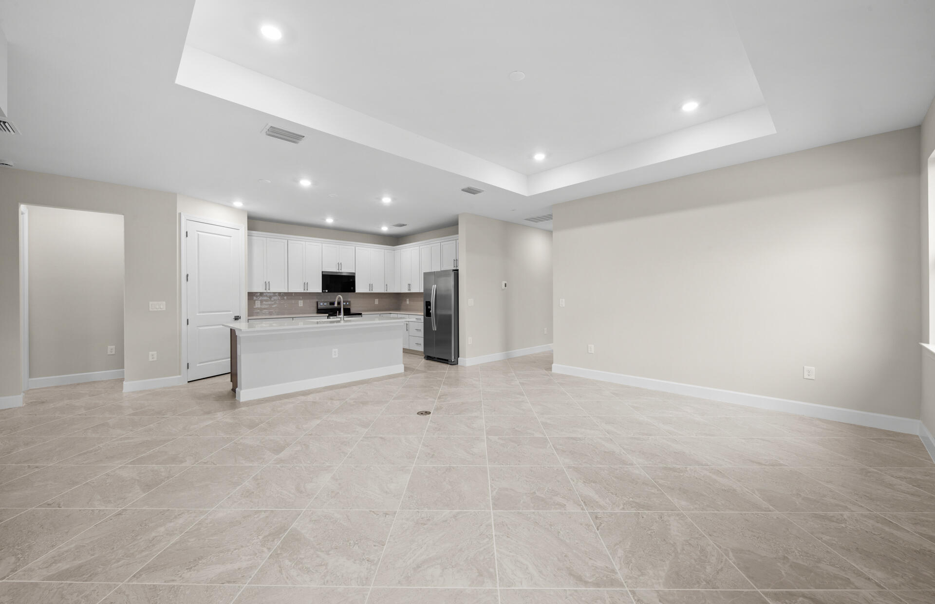 RIVER HALL - Residential