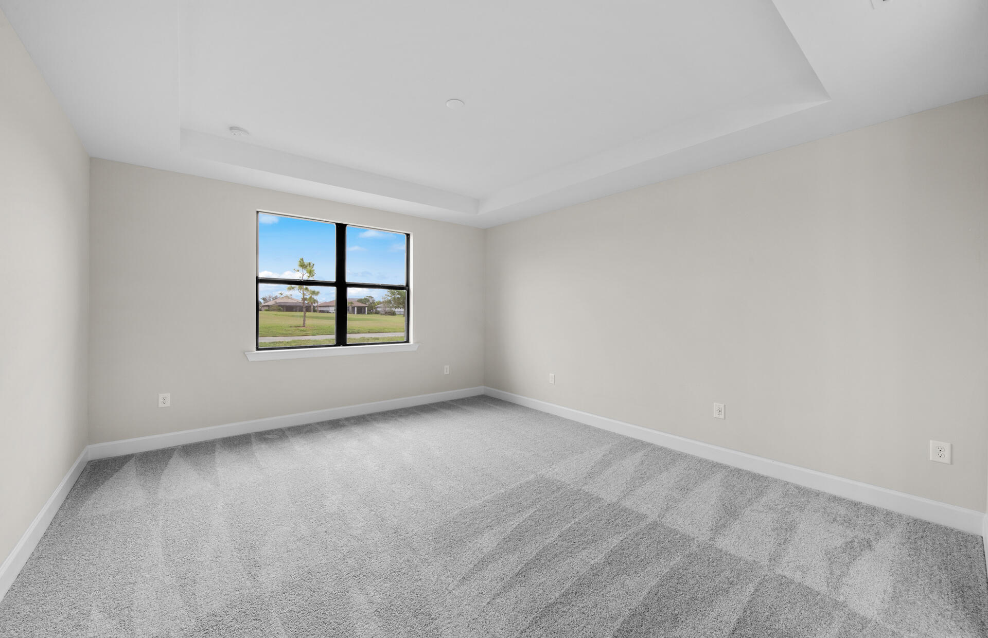 RIVER HALL - Residential