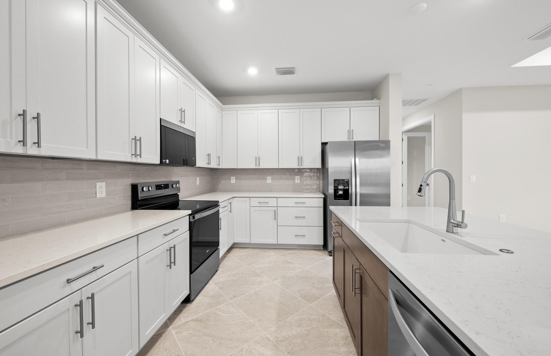 RIVER HALL - Residential