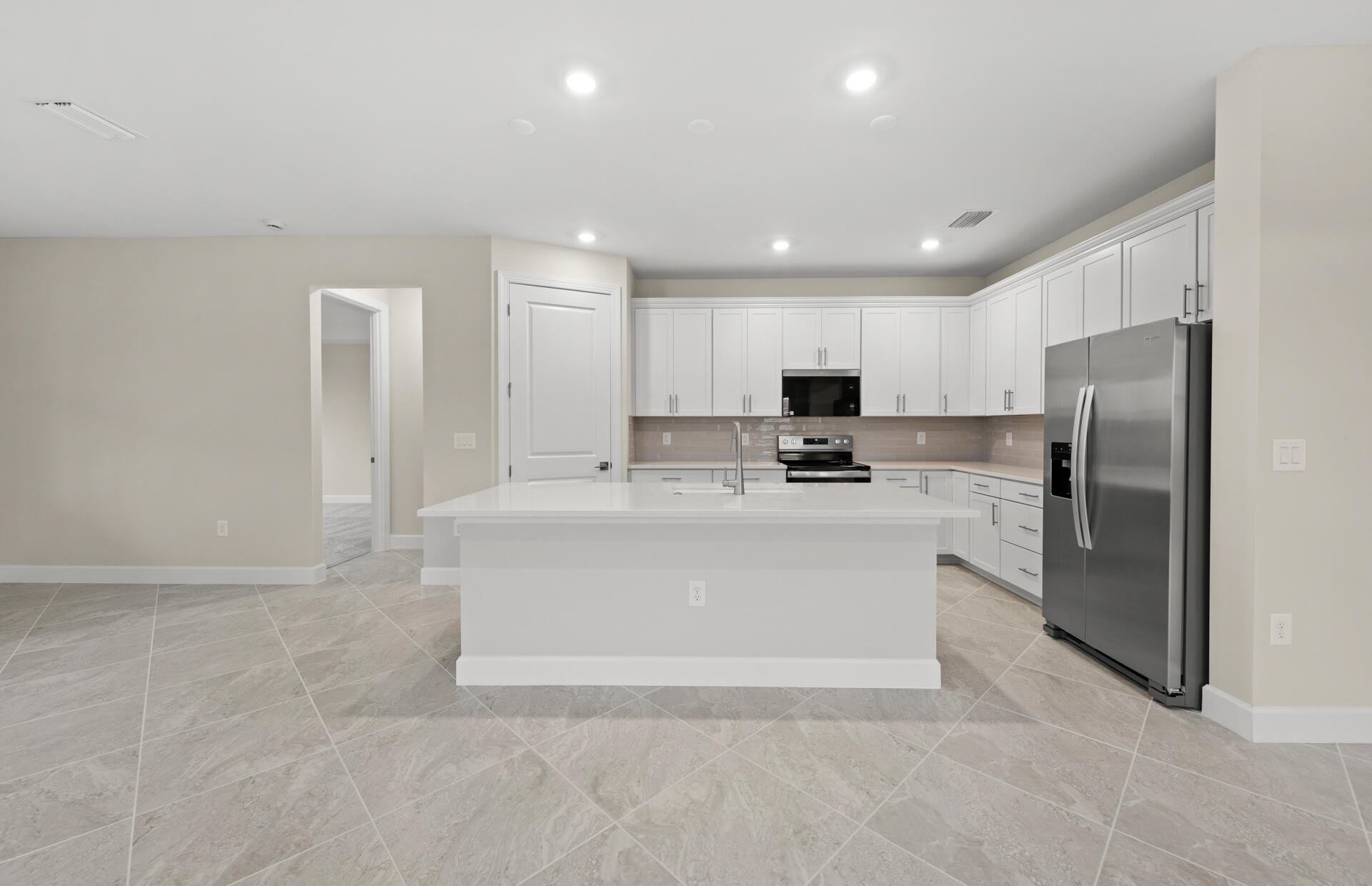 RIVER HALL - Residential
