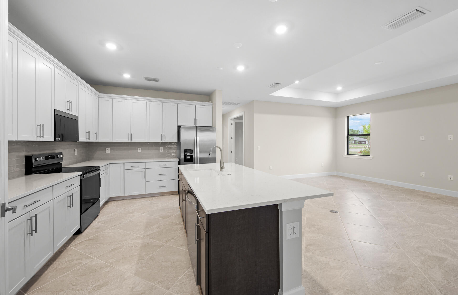 RIVER HALL - Residential