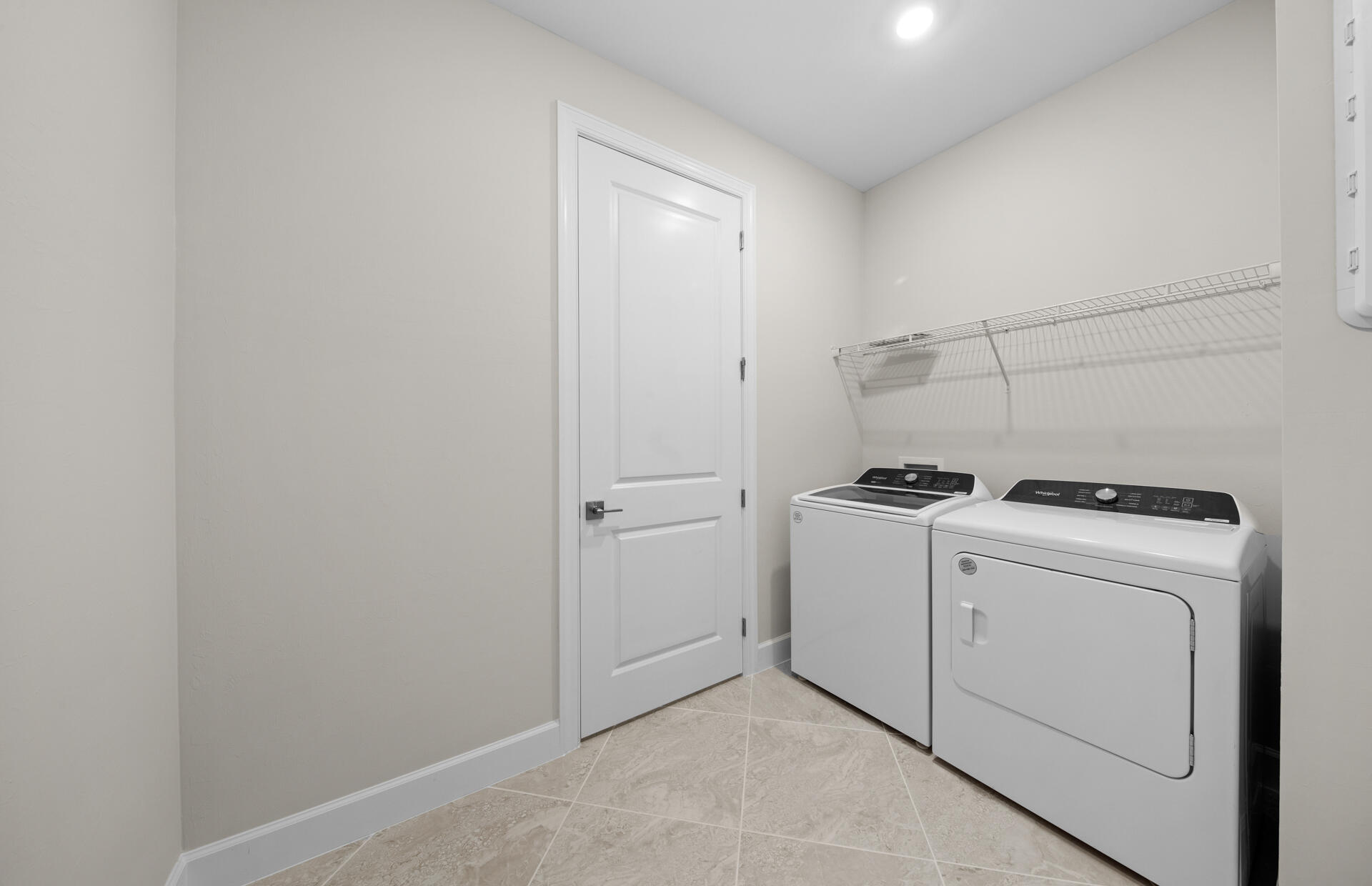 RIVER HALL - Residential