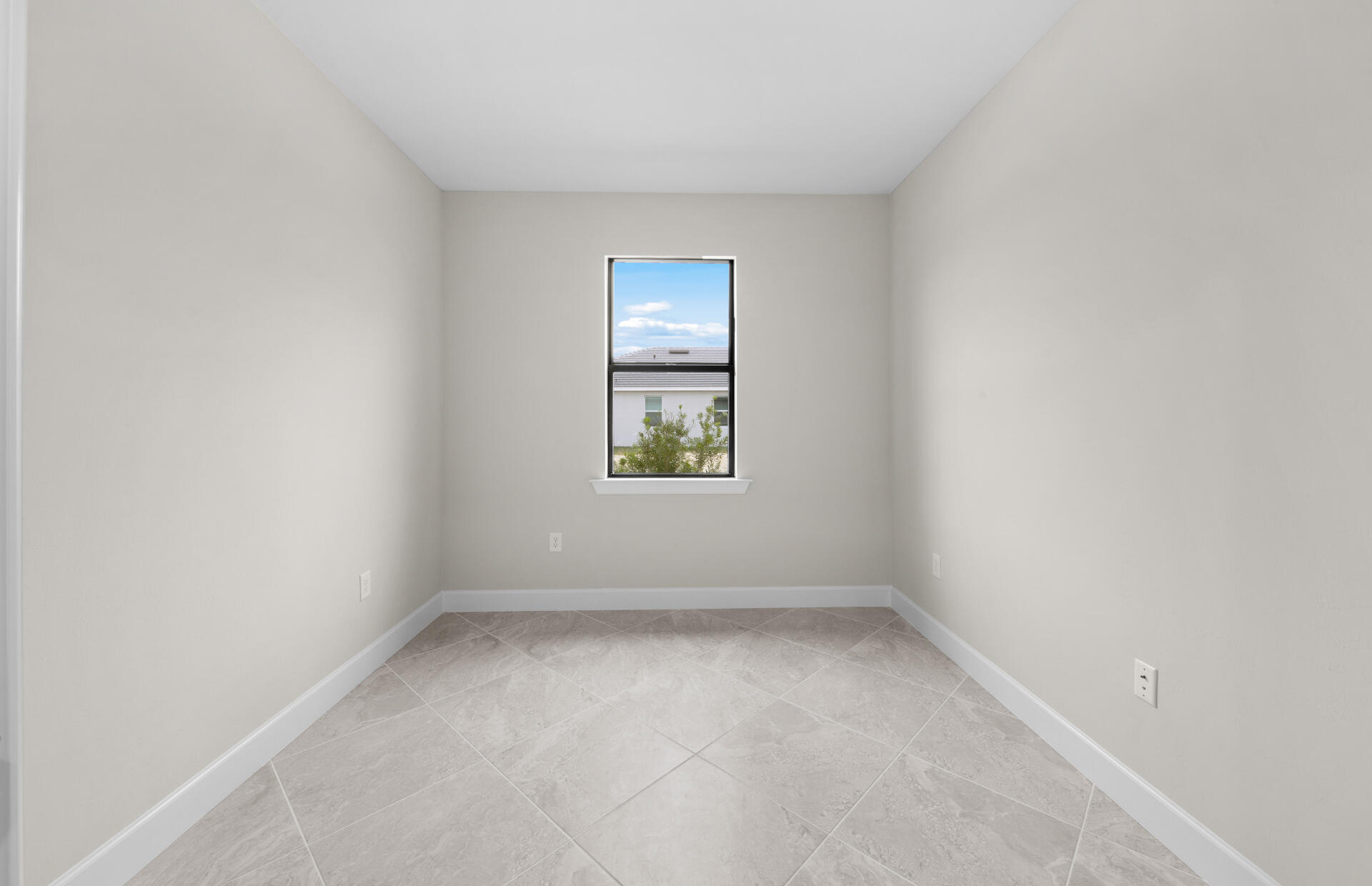 RIVER HALL - Residential