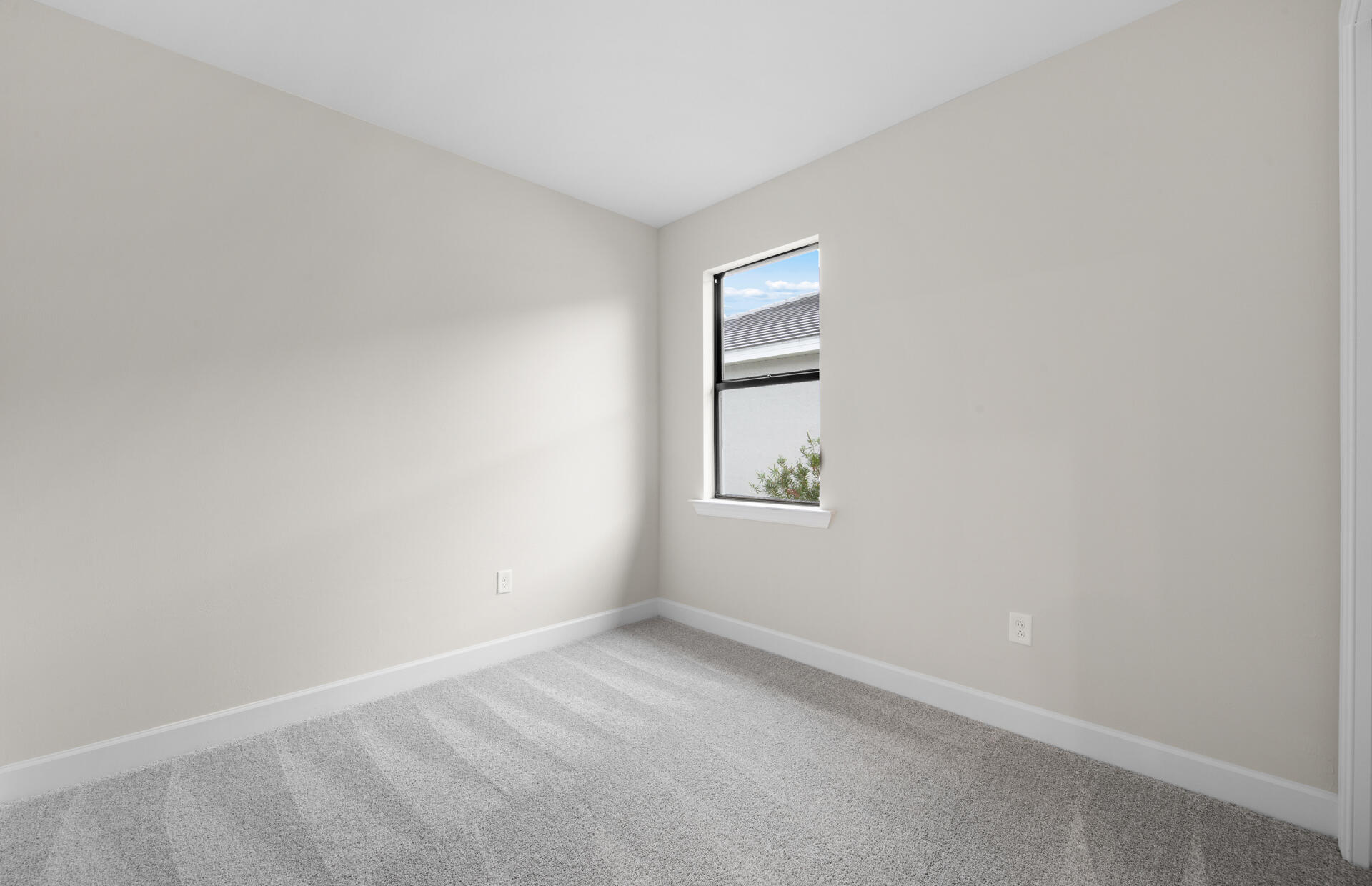 RIVER HALL - Residential
