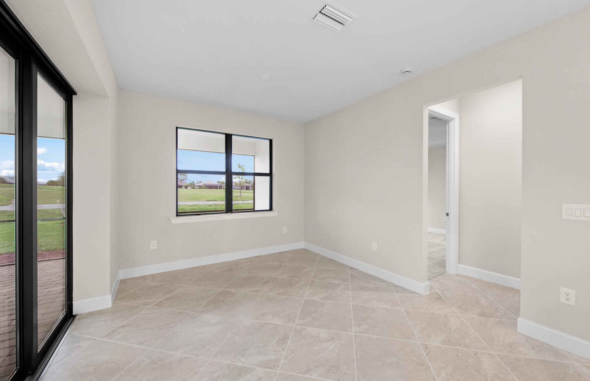 RIVER HALL - Residential