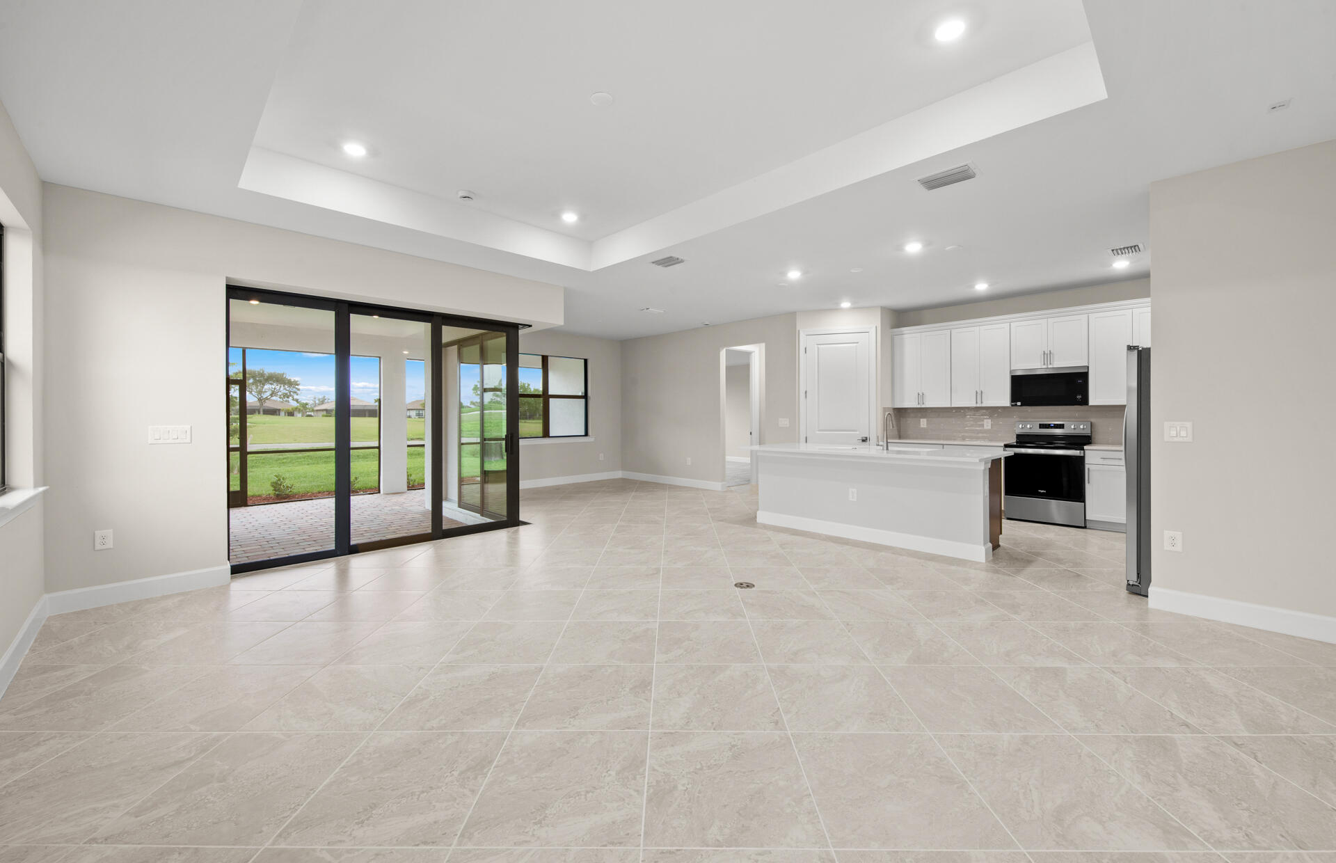 RIVER HALL - Residential