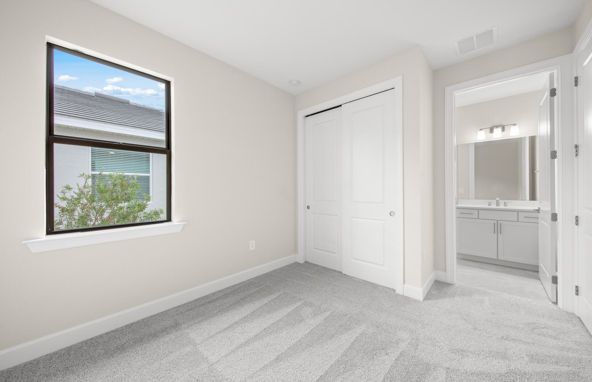 RIVER HALL - Residential
