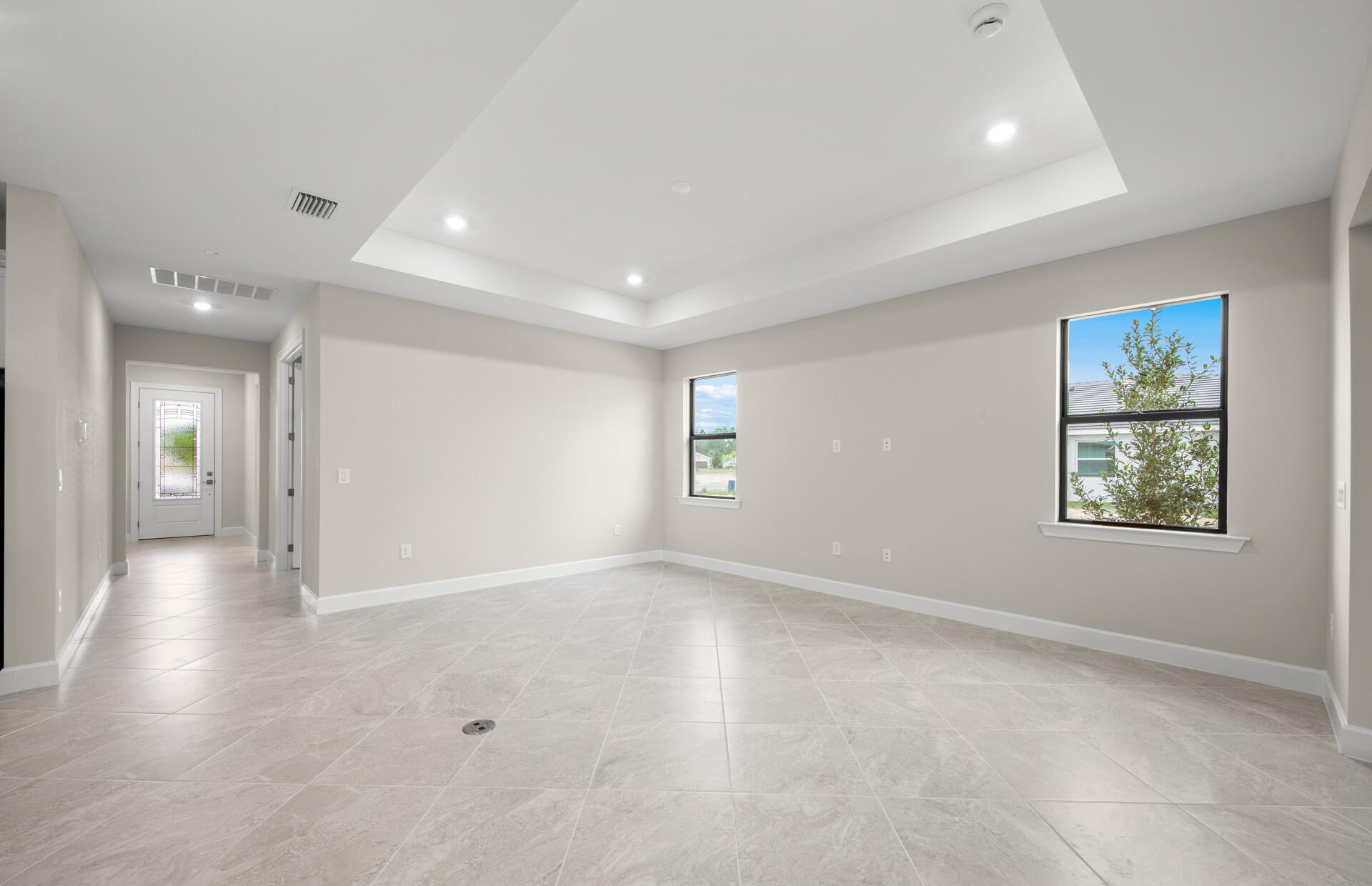 RIVER HALL - Residential