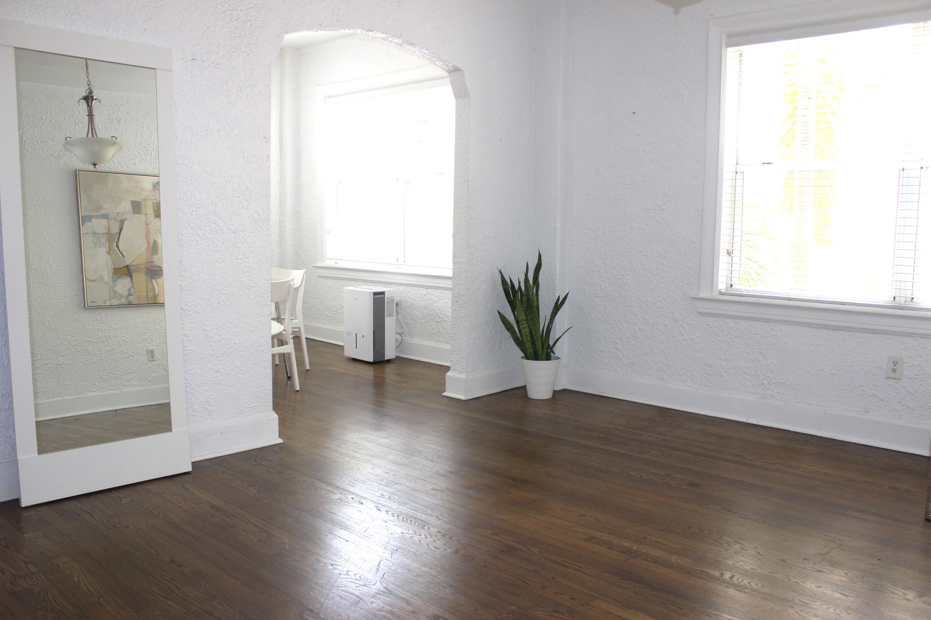 THE ESPLANADE BEACH CONDO - Residential