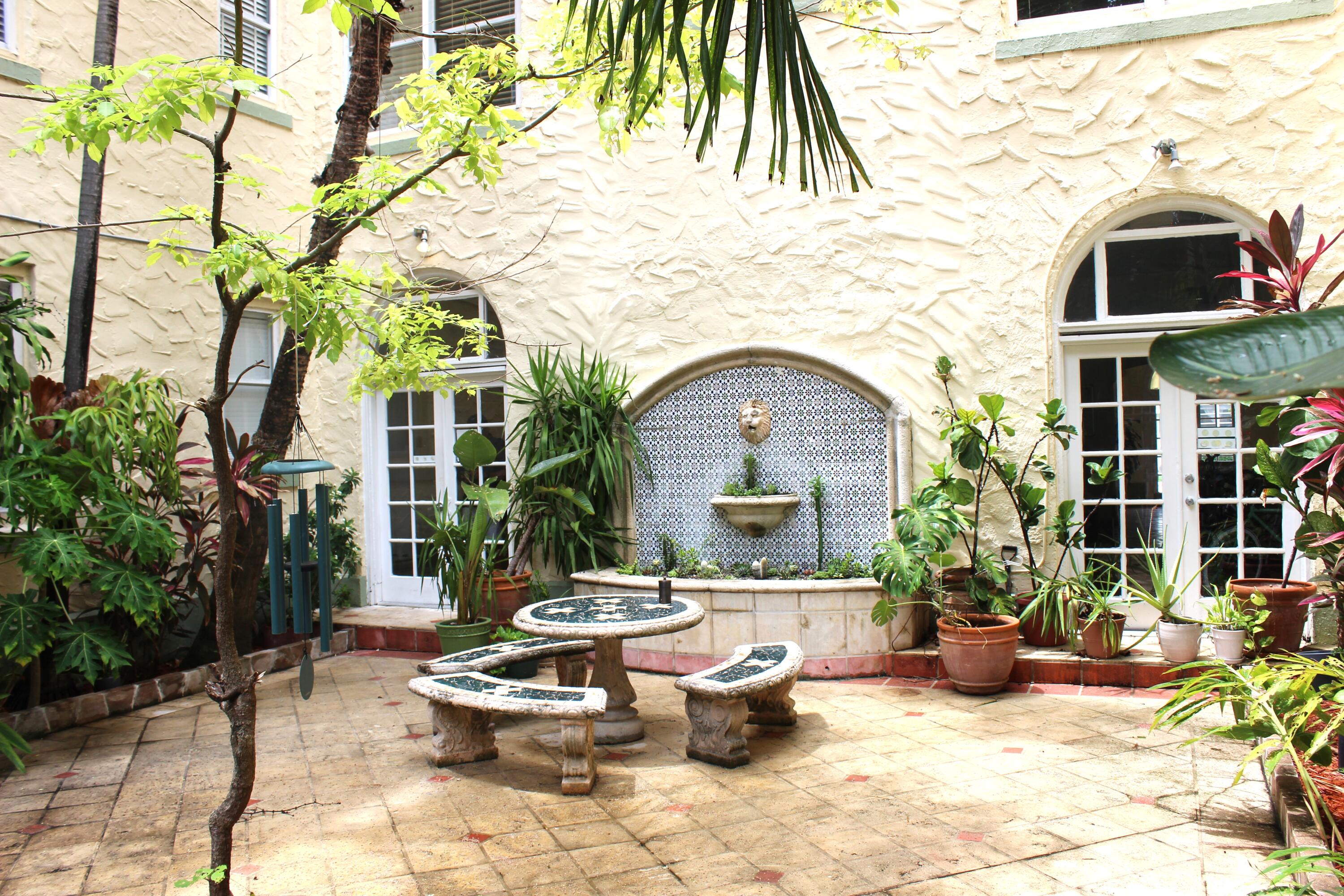 THE ESPLANADE BEACH CONDO - Residential