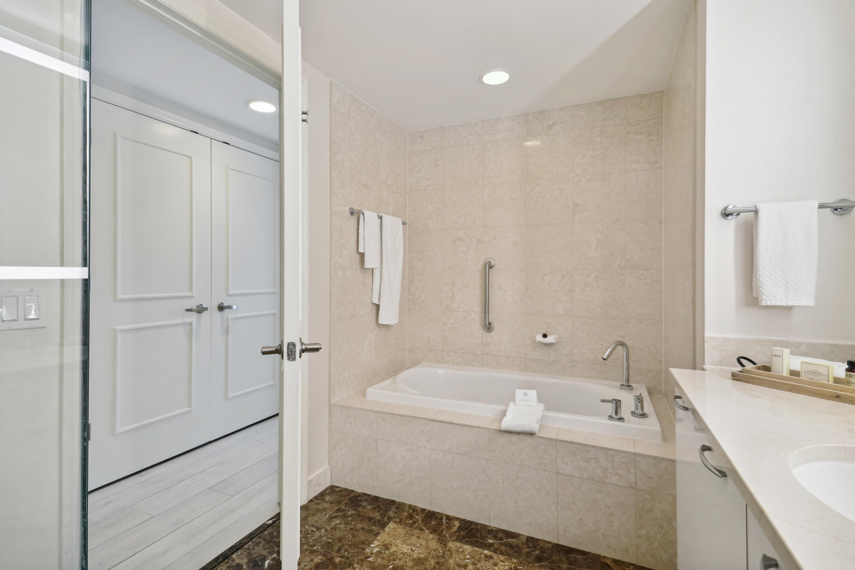 Q CLUB RESORT & RESIDENCES CONDO - Residential