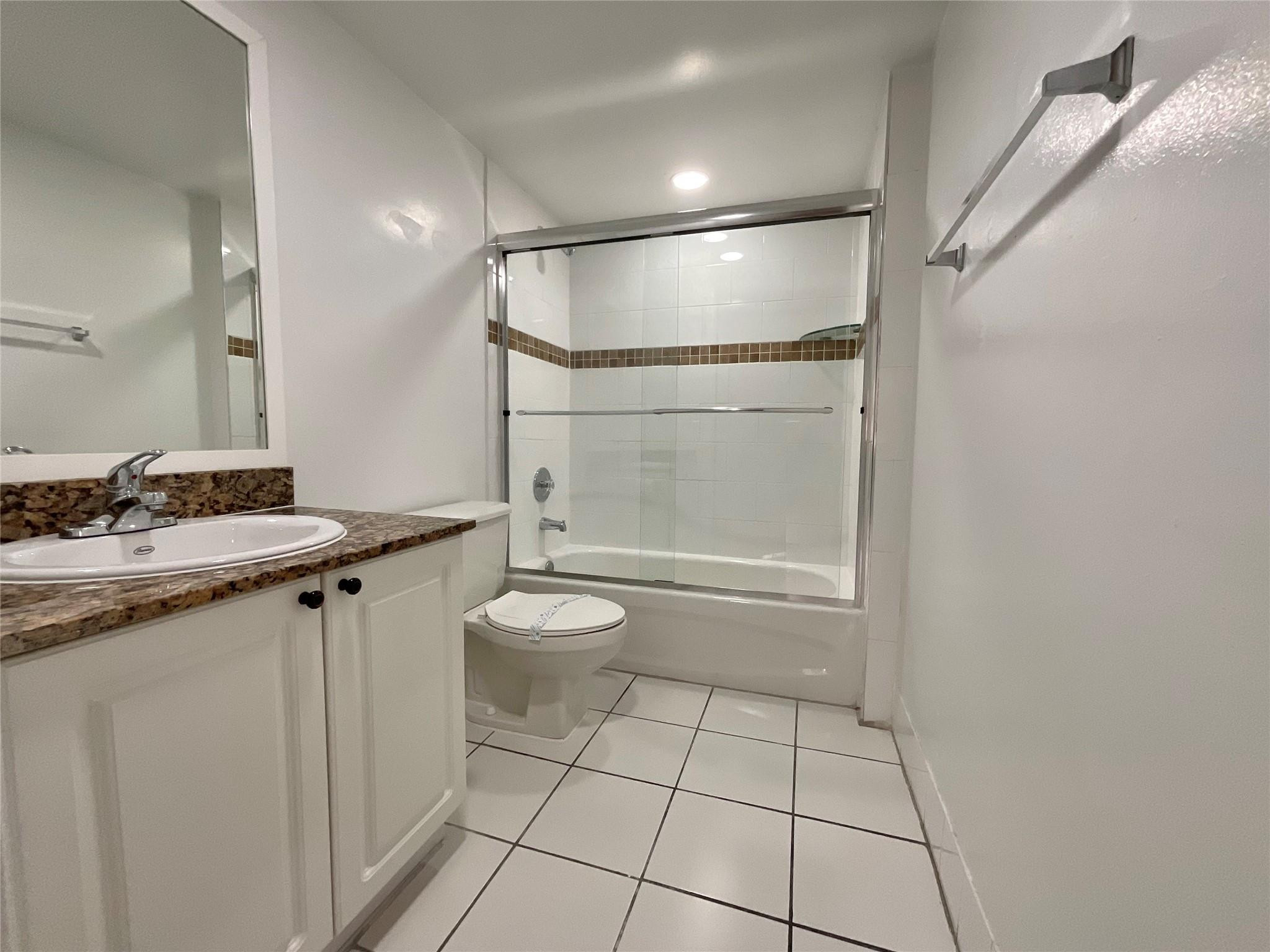 BLUE FONTAINE TRACT - Residential Lease