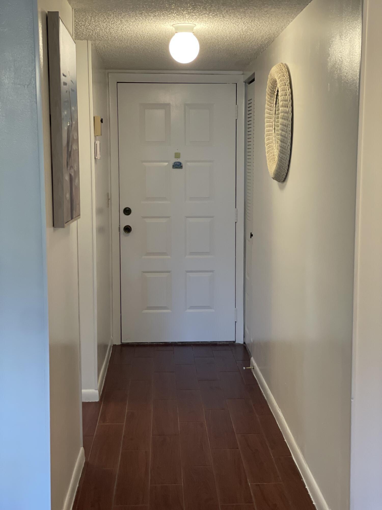 LUCERNE LAKES GOLF COLONY CONDS 1 THRU 12 & 14 - Residential Lease