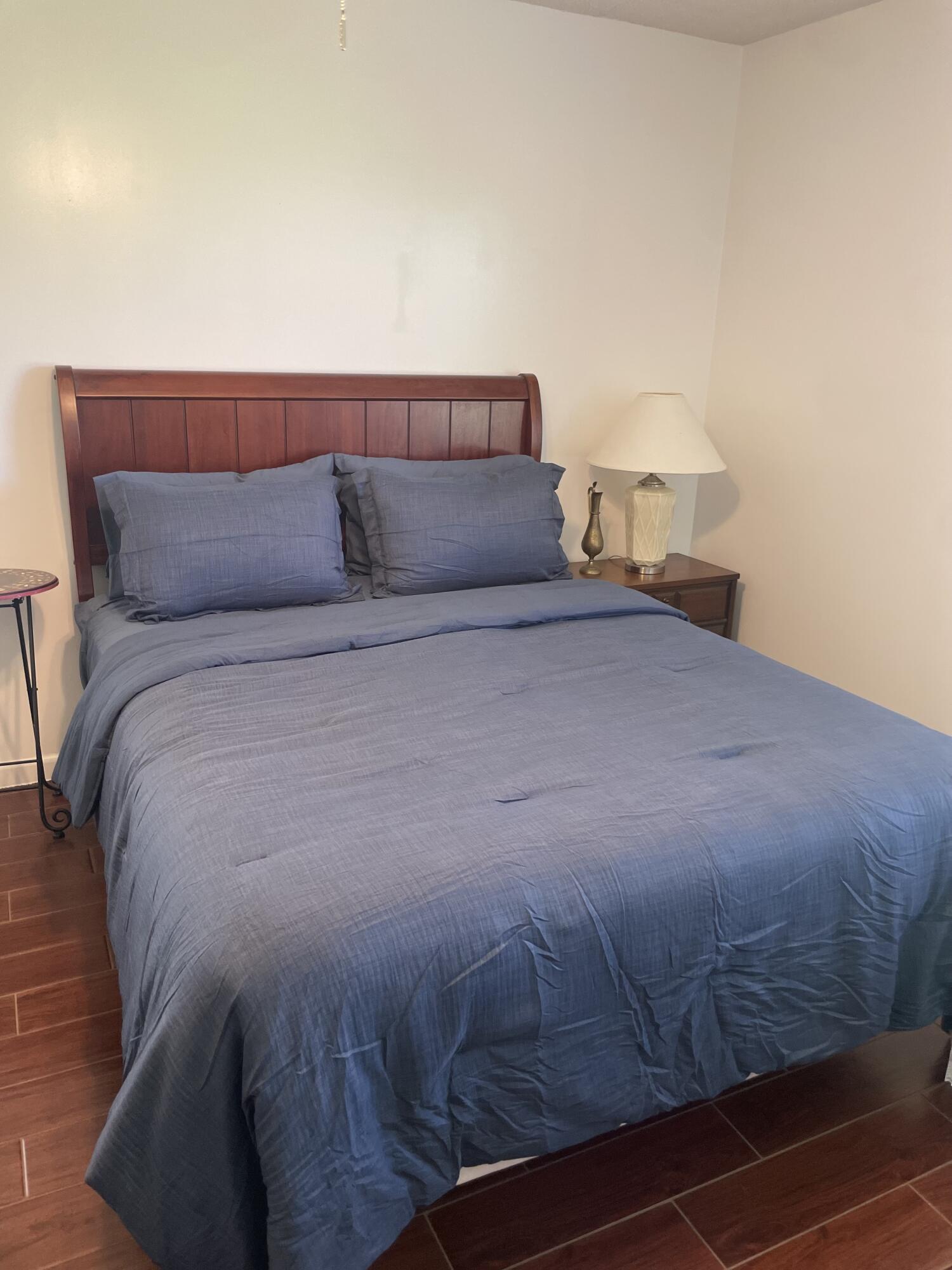 LUCERNE LAKES GOLF COLONY CONDS 1 THRU 12 & 14 - Residential Lease