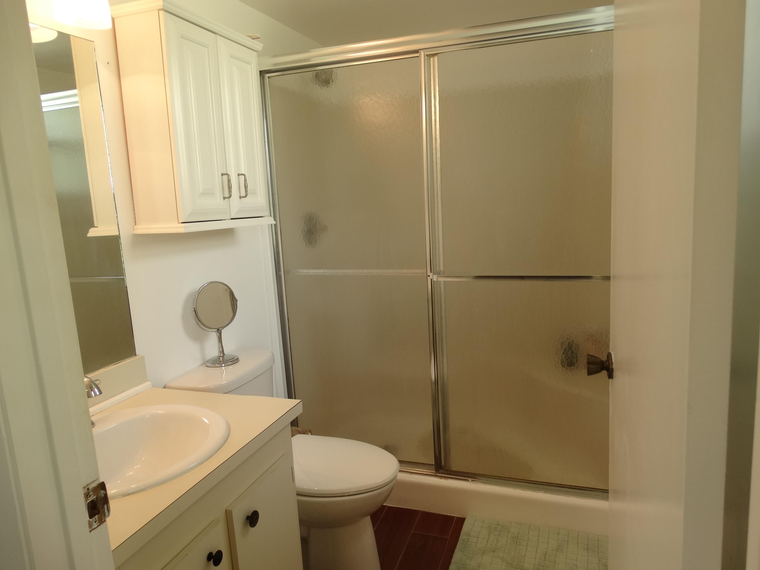 LUCERNE LAKES GOLF COLONY CONDS 1 THRU 12 & 14 - Residential Lease