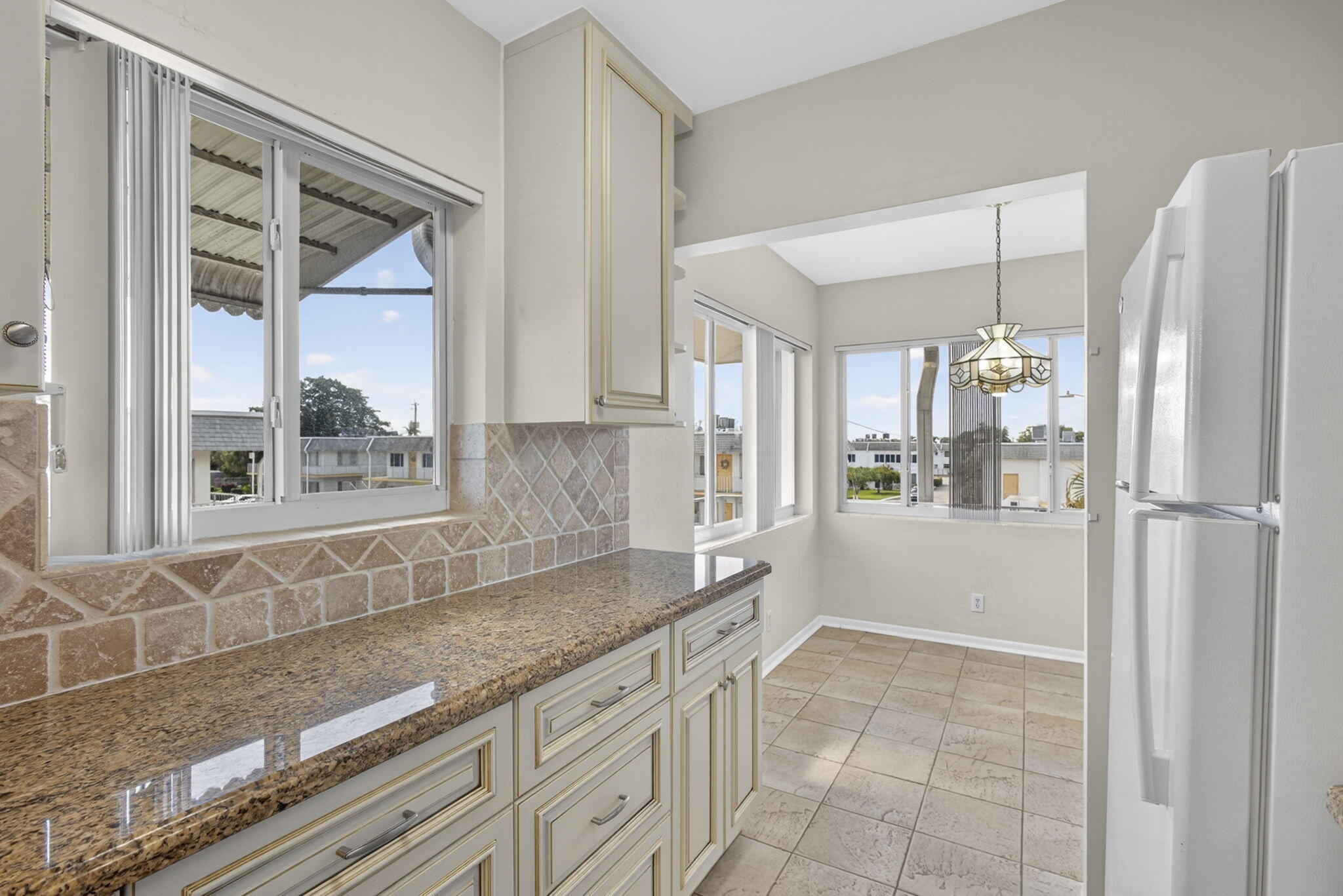 MURRY HILLS APT BLDG CONDO - Residential Lease