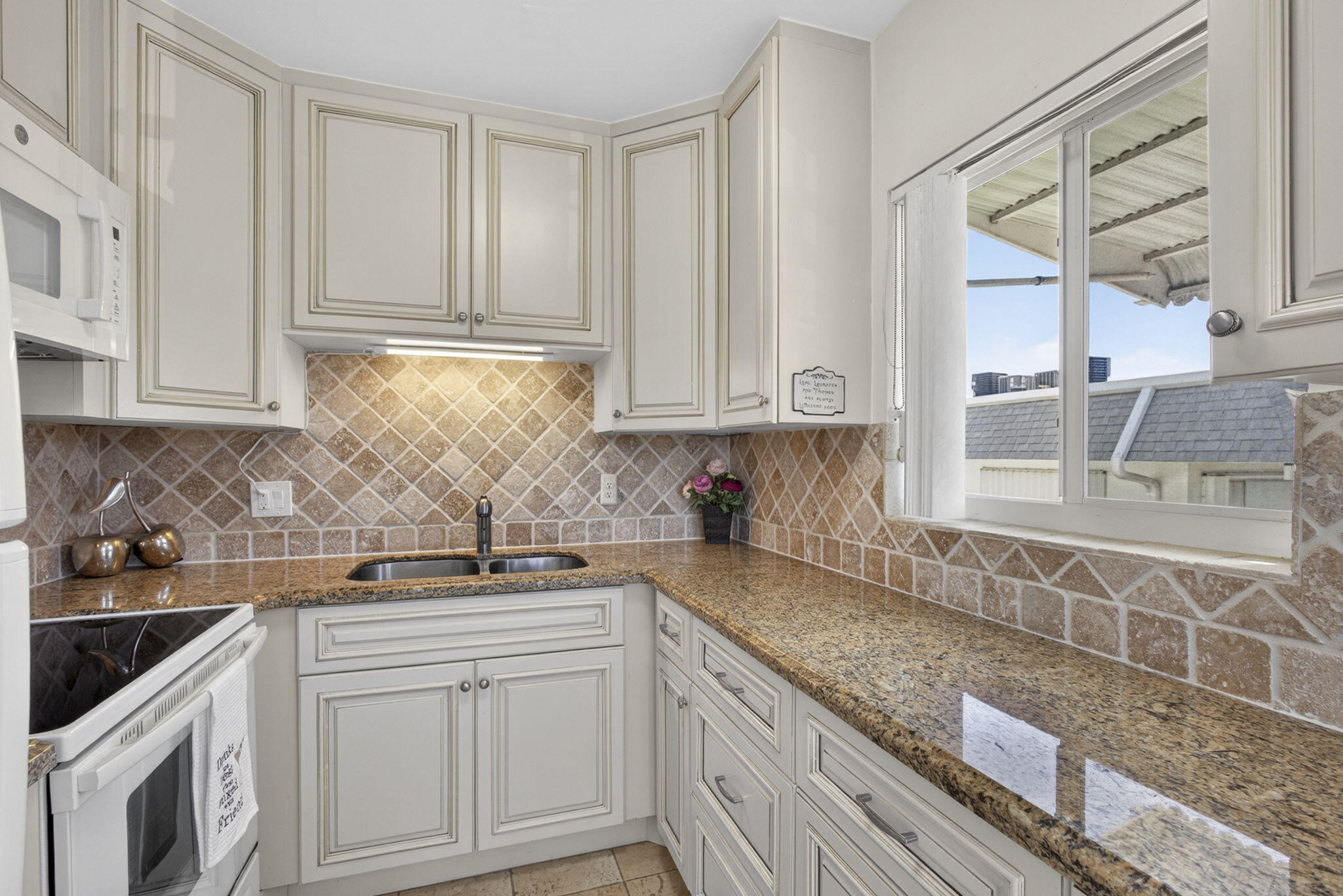 MURRY HILLS APT BLDG CONDO - Residential Lease