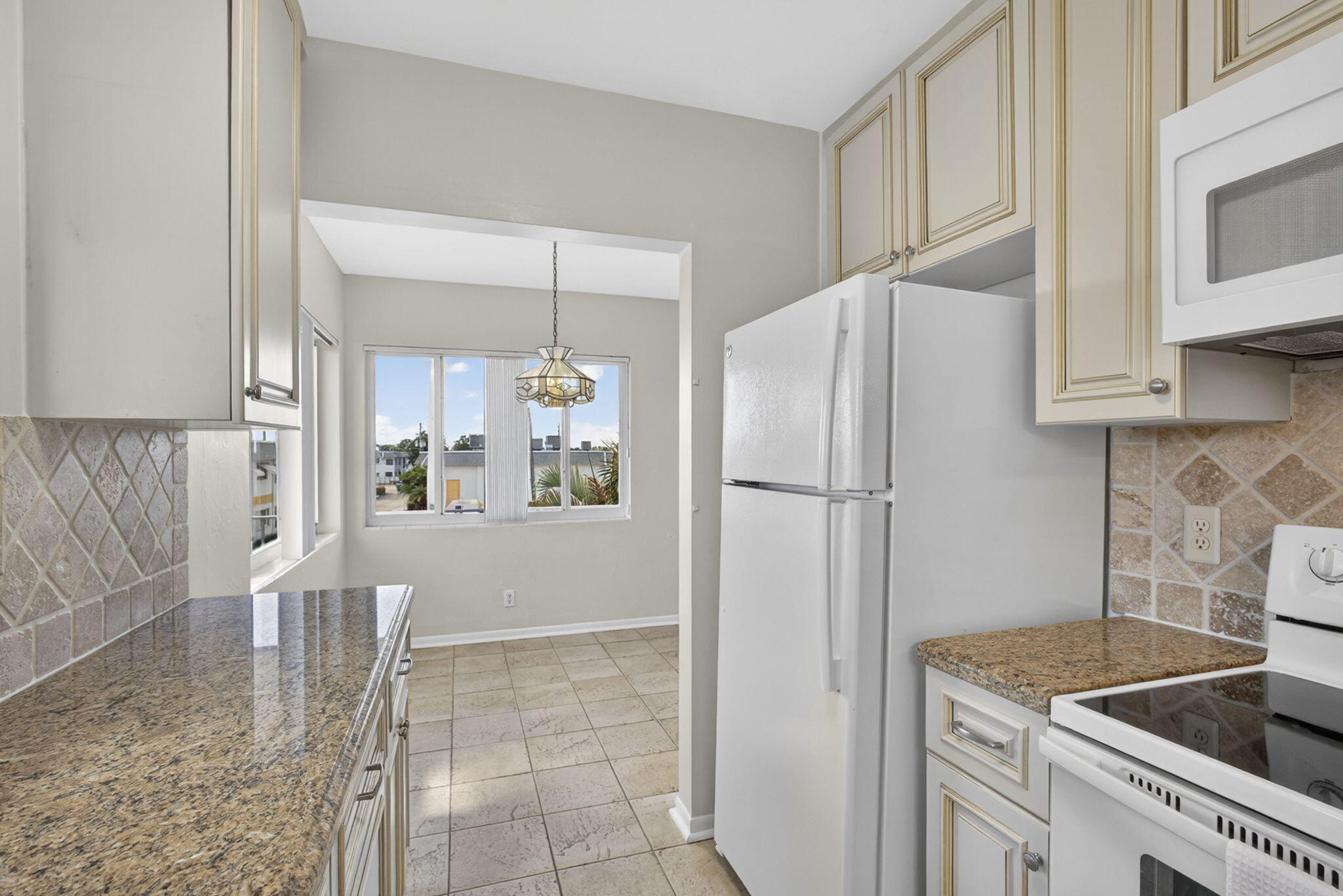 MURRY HILLS APT BLDG CONDO - Residential Lease