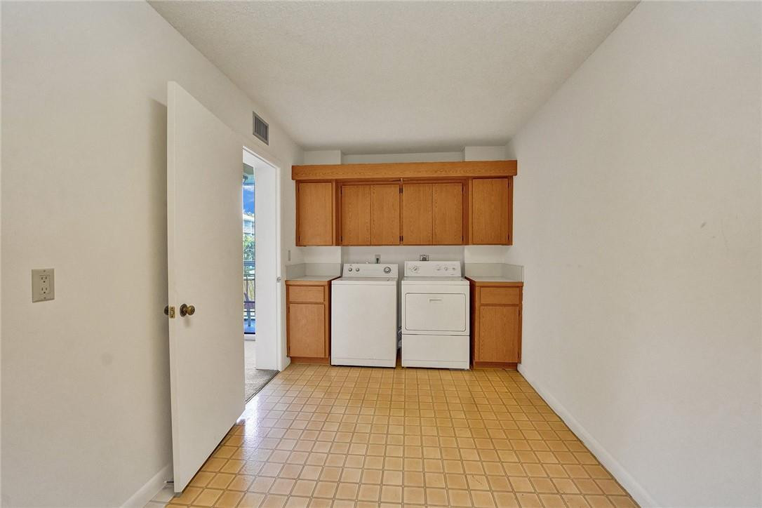 WHITEHALL - Residential