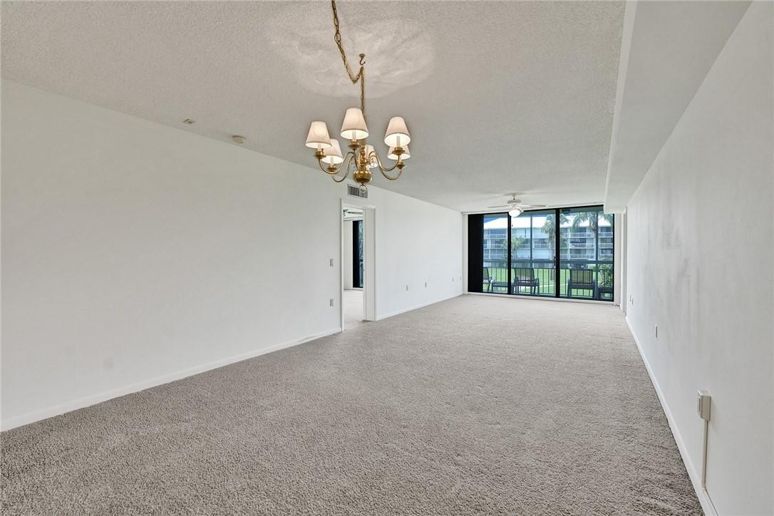 WHITEHALL - Residential