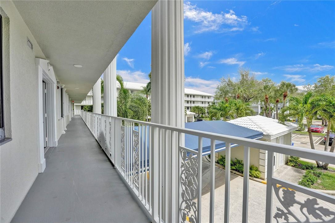WHITEHALL - Residential