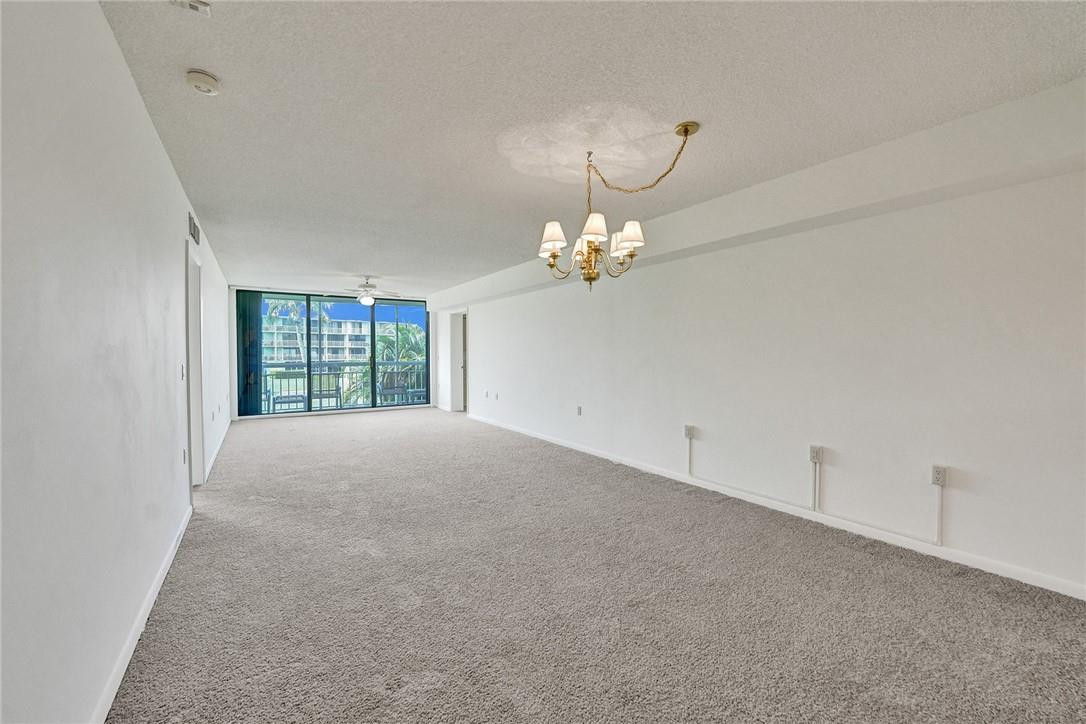 WHITEHALL - Residential