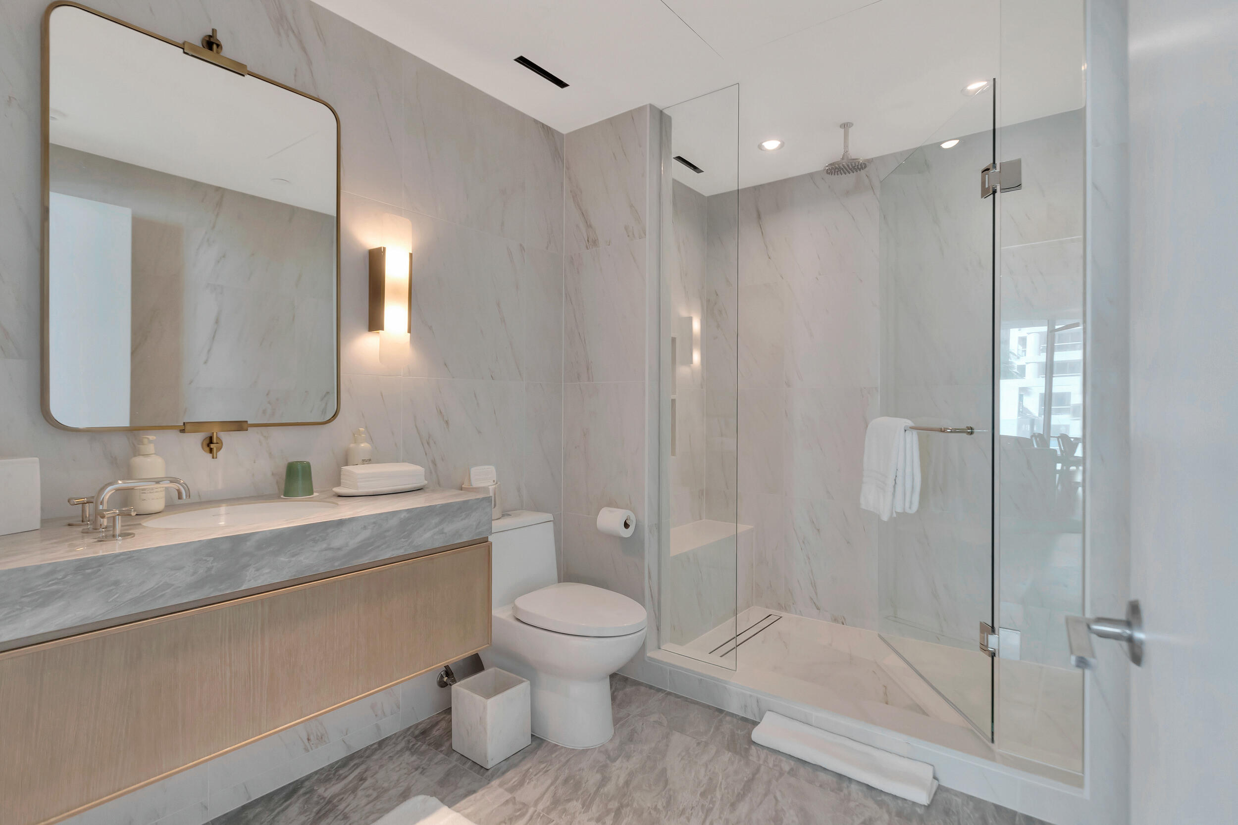 Four Seasons - Residential