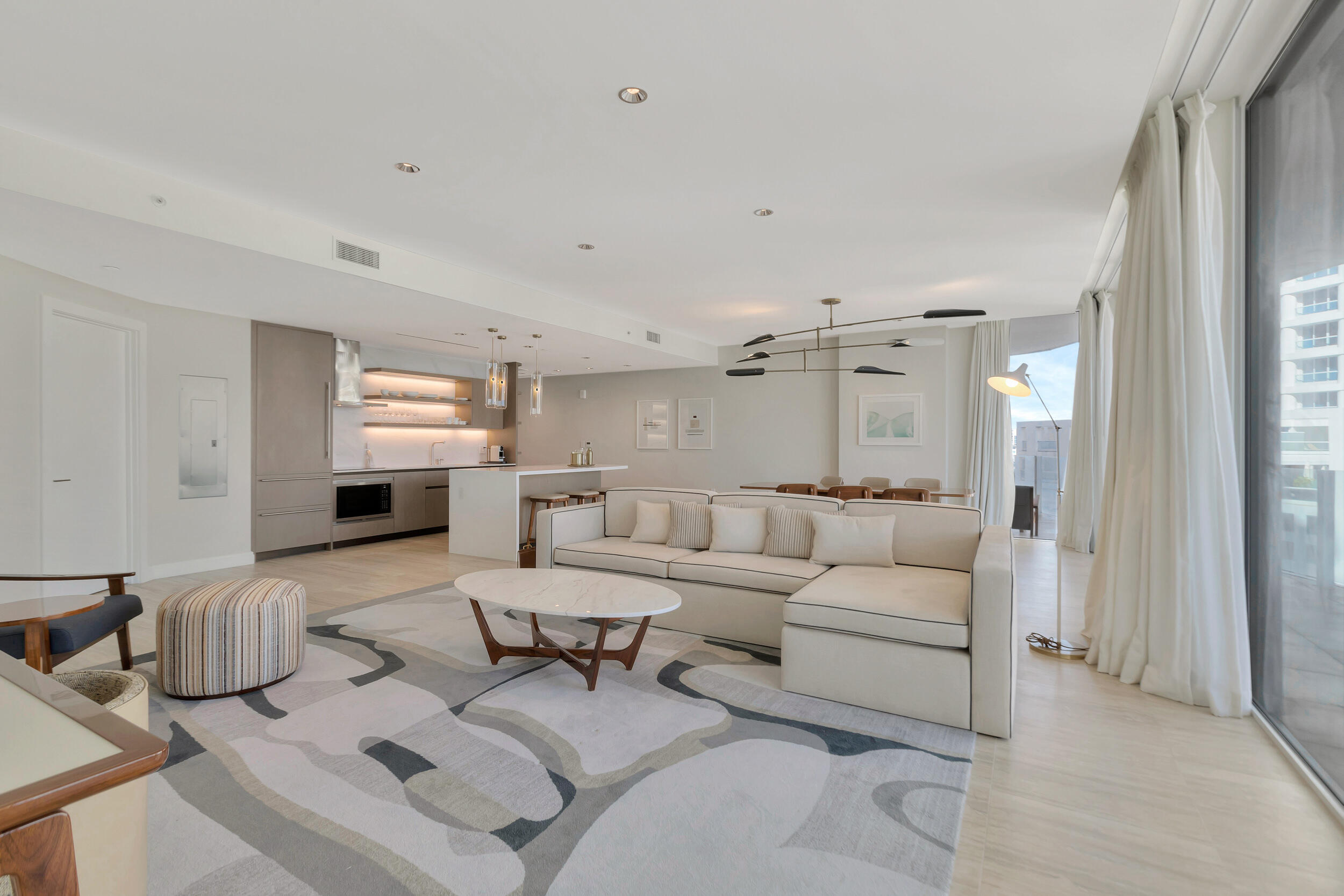 Four Seasons - Residential