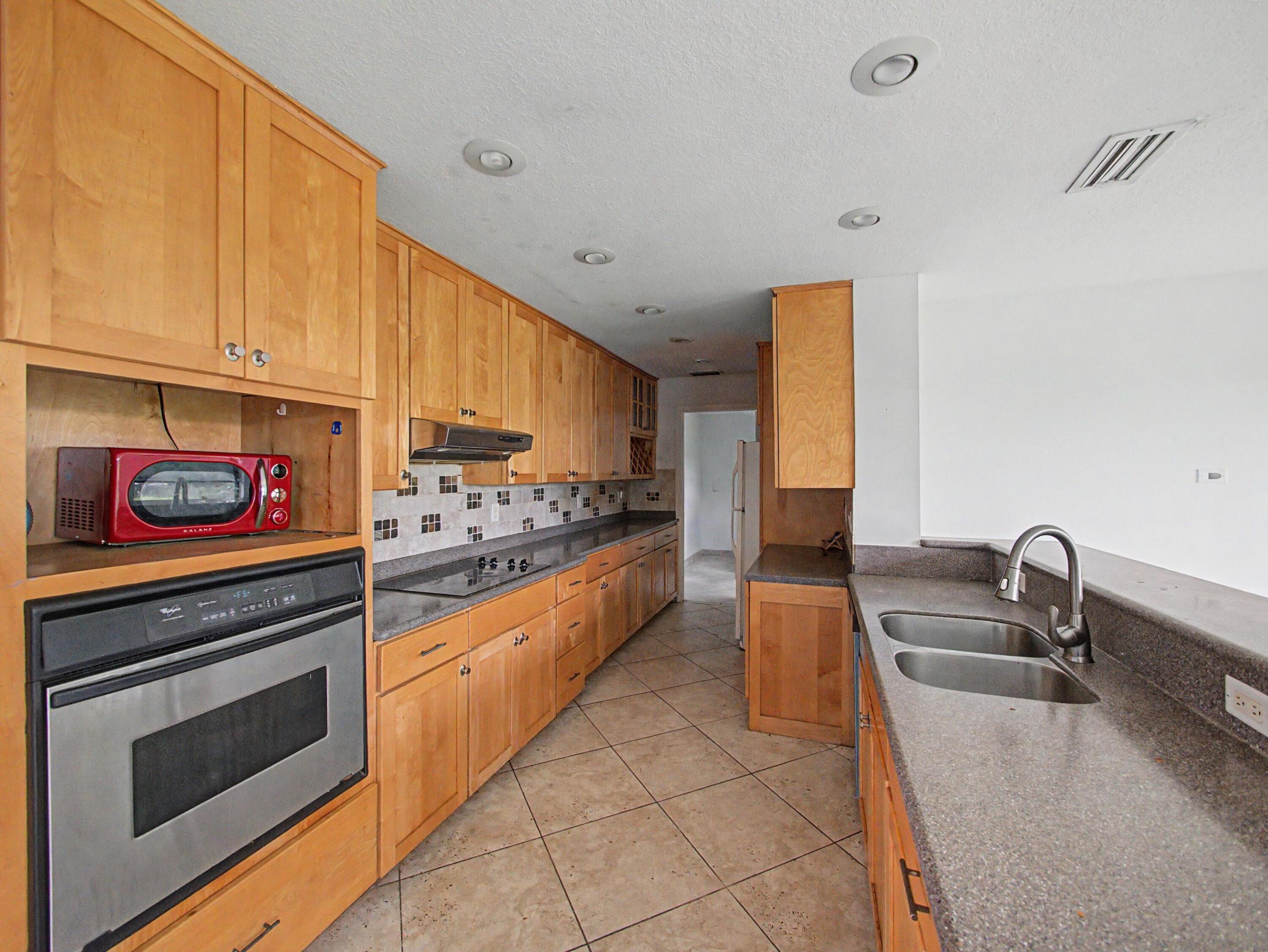 PORT ST LUCIE SECTION 4 - Residential