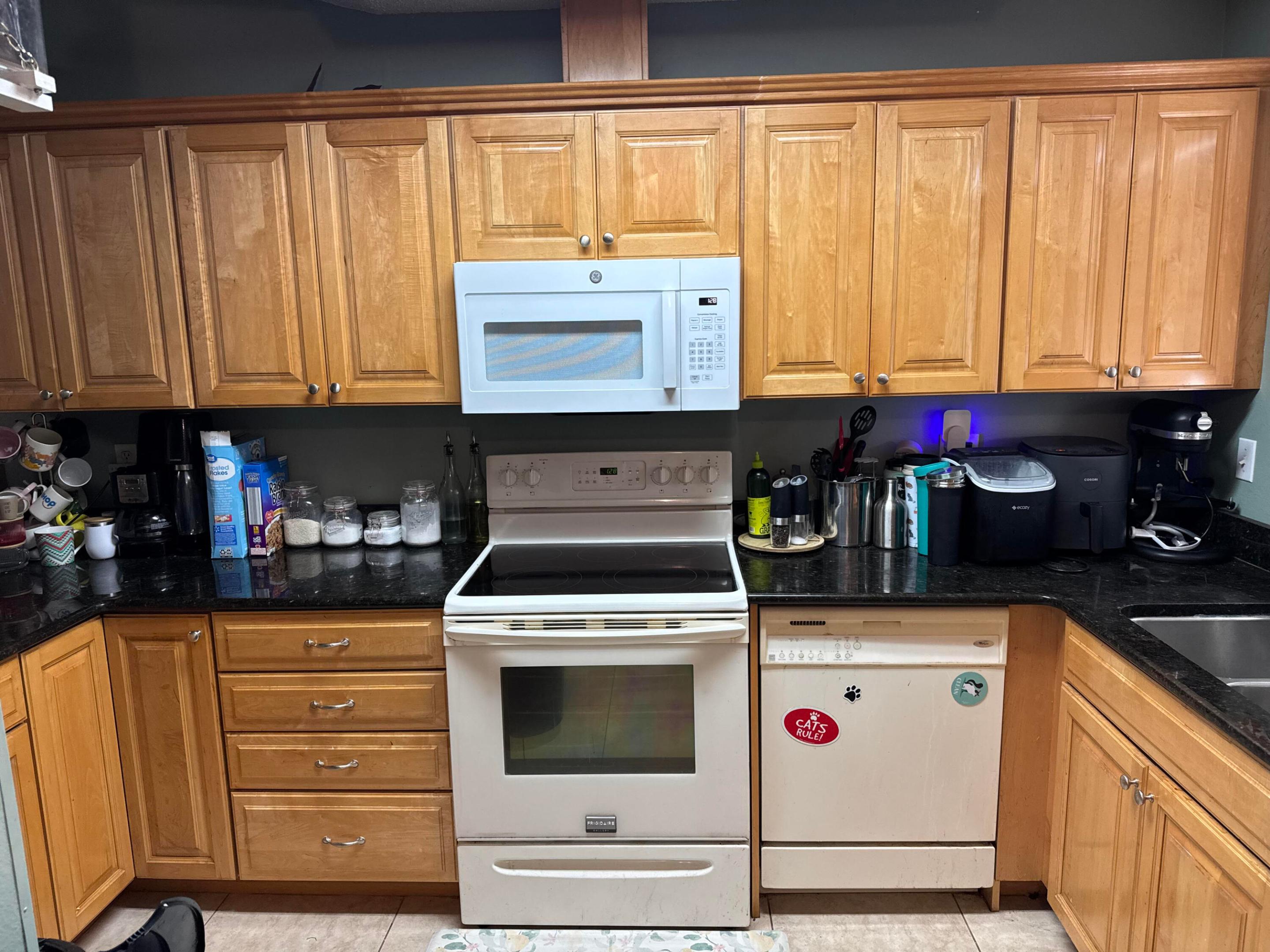 EASTRIDGE COURT - Residential Lease