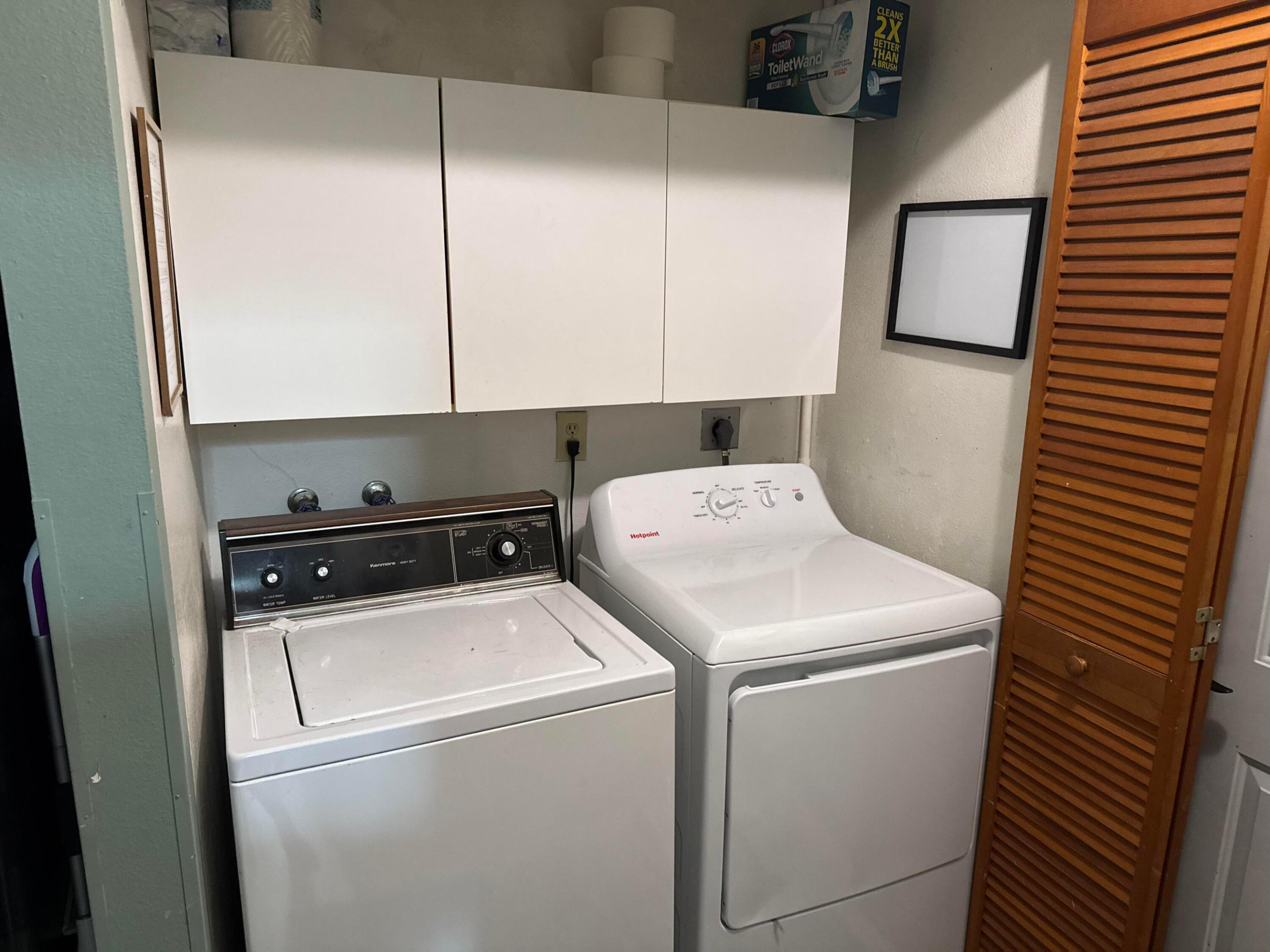 EASTRIDGE COURT - Residential Lease