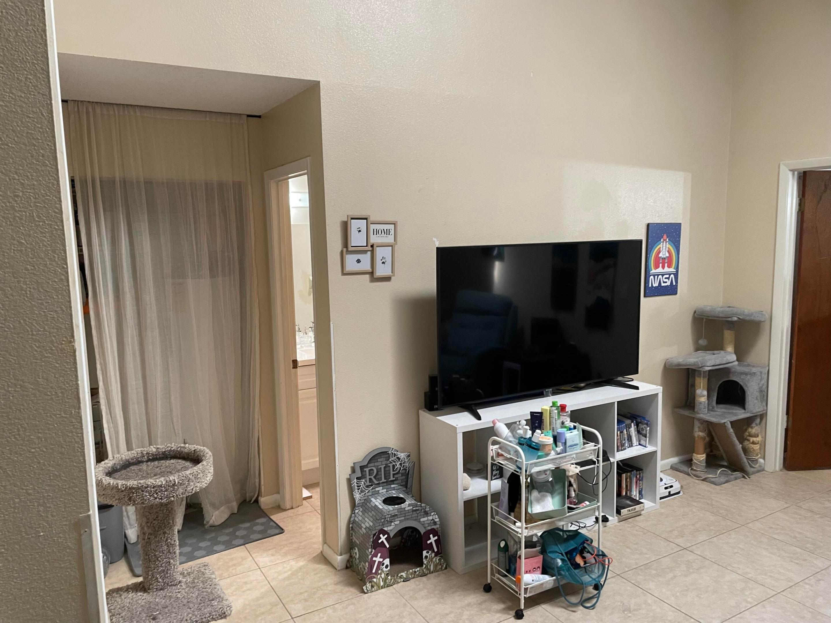 EASTRIDGE COURT - Residential Lease