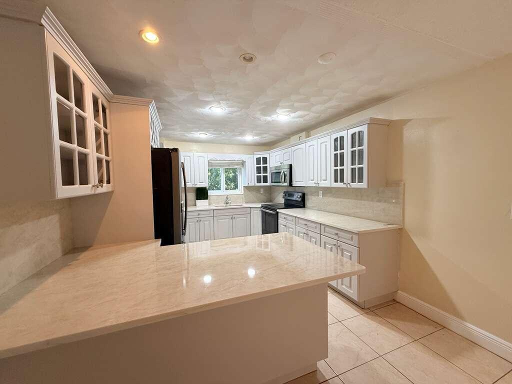 PARADISE GARDENS III CONDO - Residential