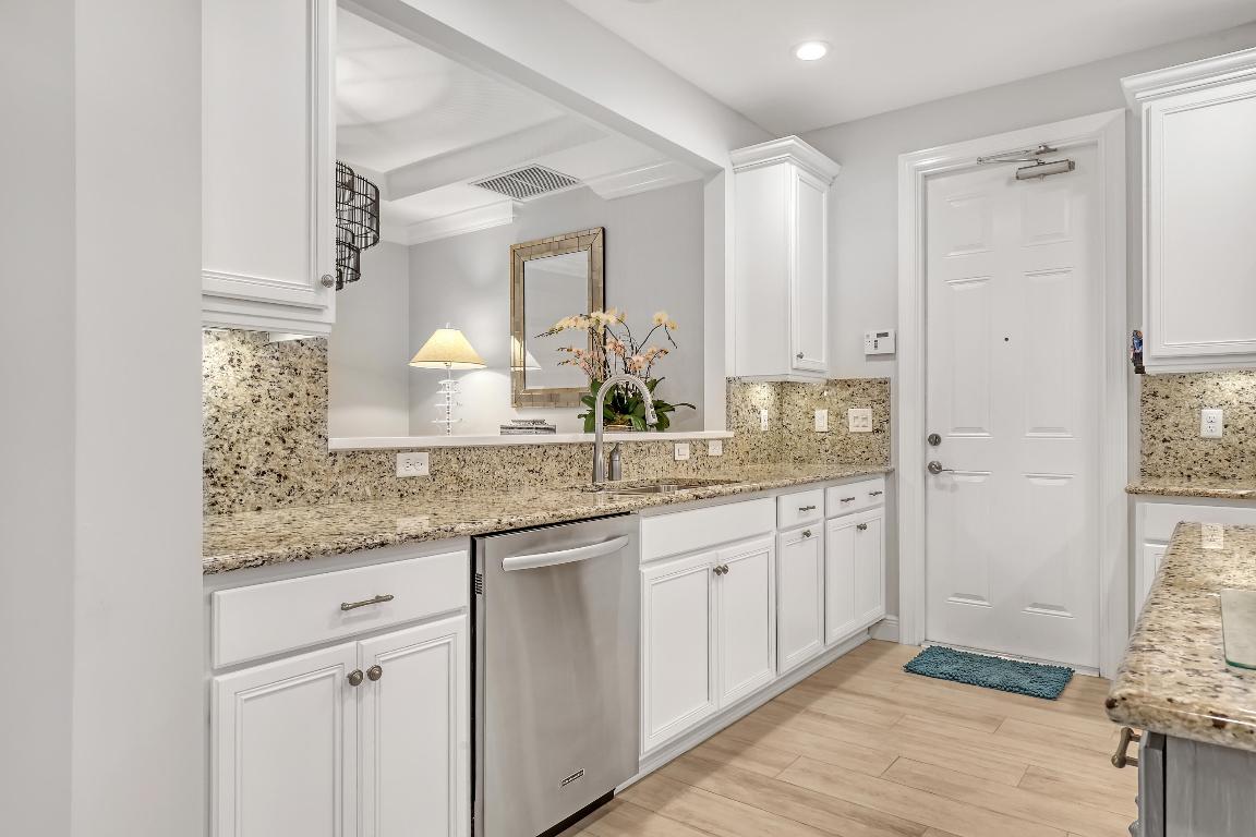 CARRIAGE HOMES AT FRENCHMANS HARBOR CONDO - Residential