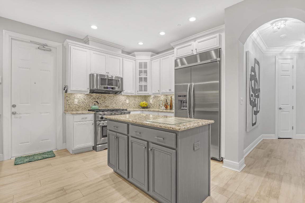 CARRIAGE HOMES AT FRENCHMANS HARBOR CONDO - Residential