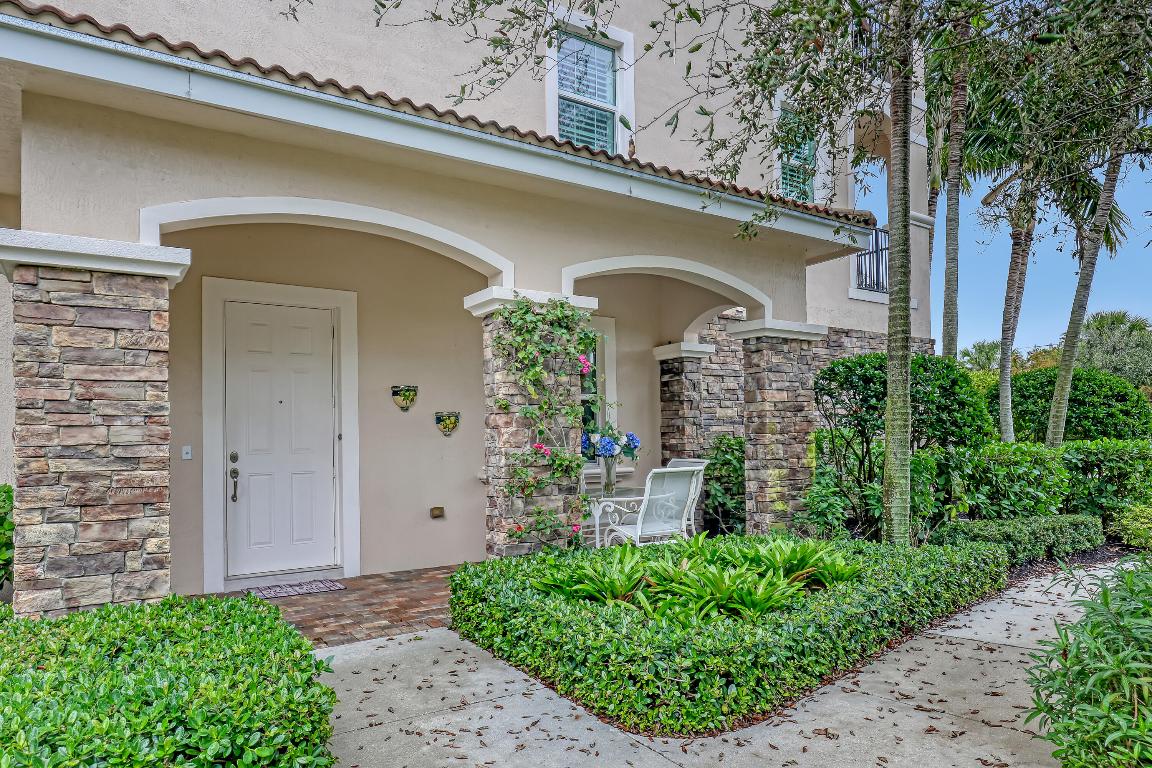 CARRIAGE HOMES AT FRENCHMANS HARBOR CONDO - Residential