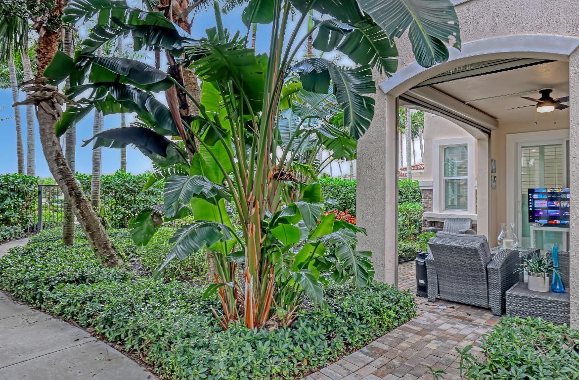 CARRIAGE HOMES AT FRENCHMANS HARBOR CONDO - Residential