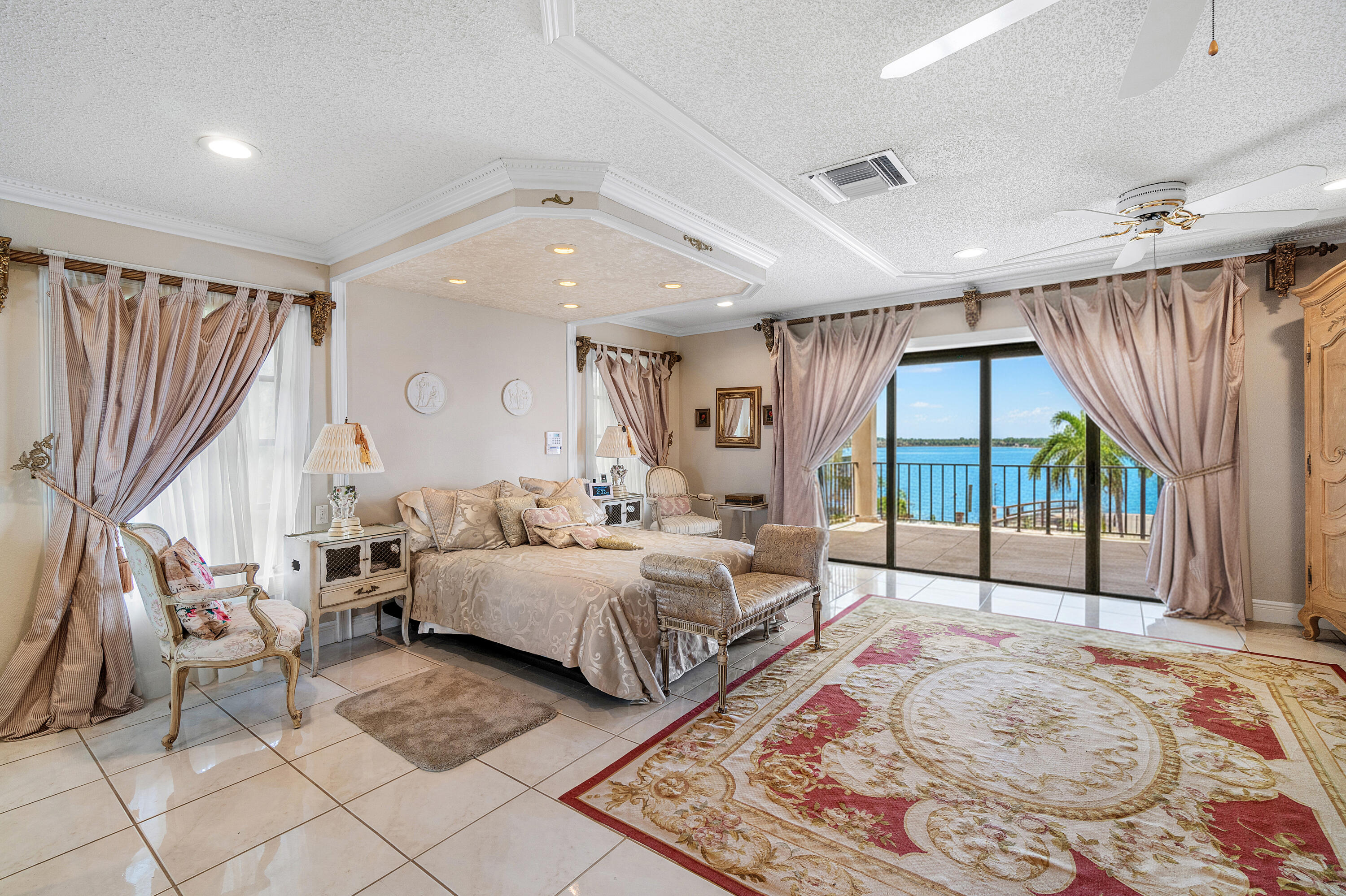 PINE POINT - Residential