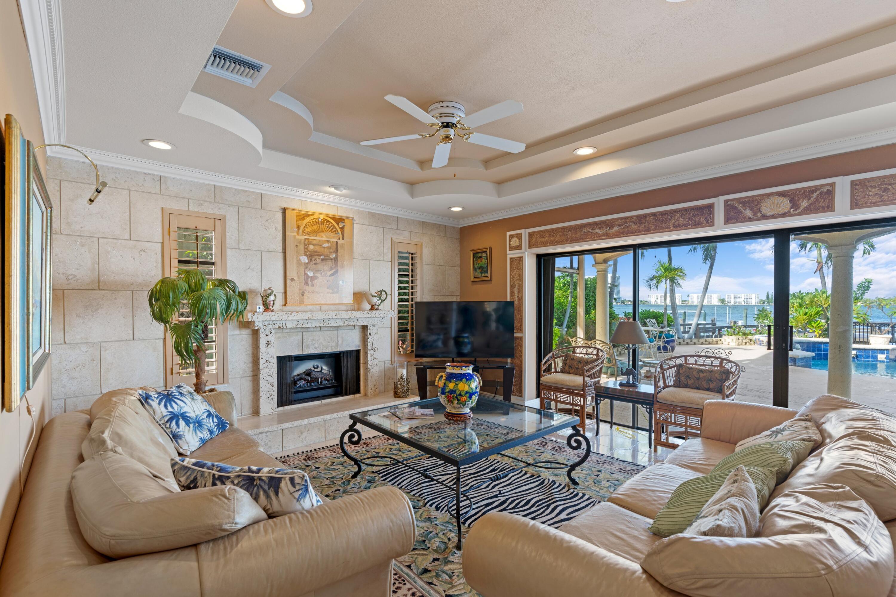 PINE POINT - Residential