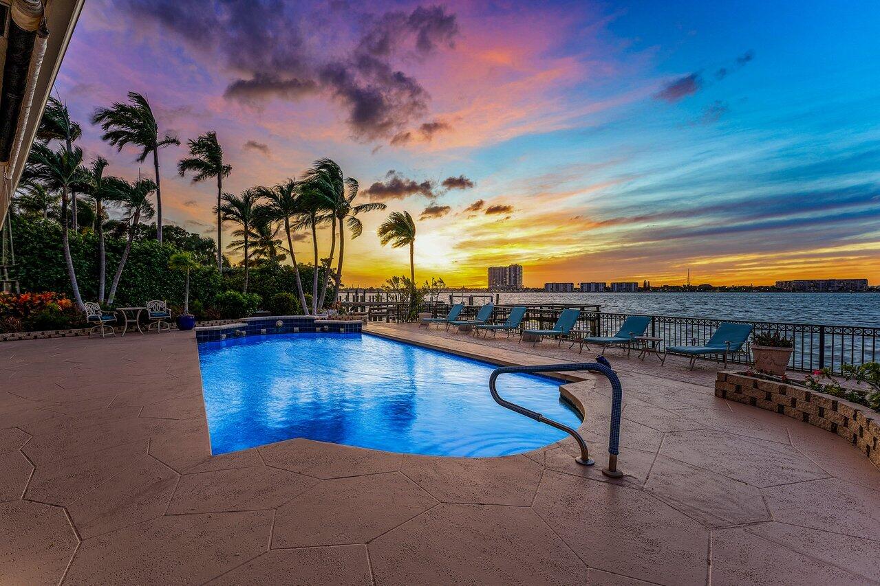 PINE POINT - Residential