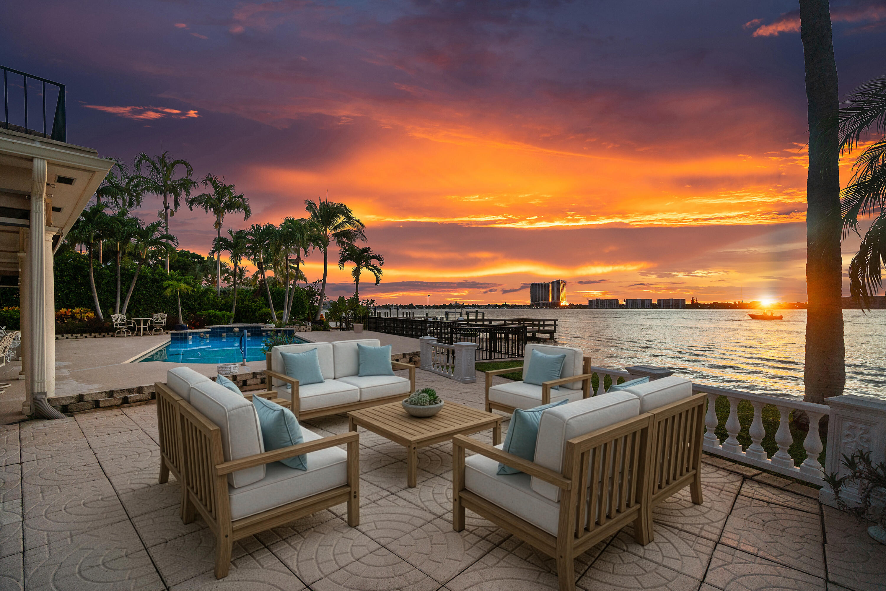 PINE POINT - Residential