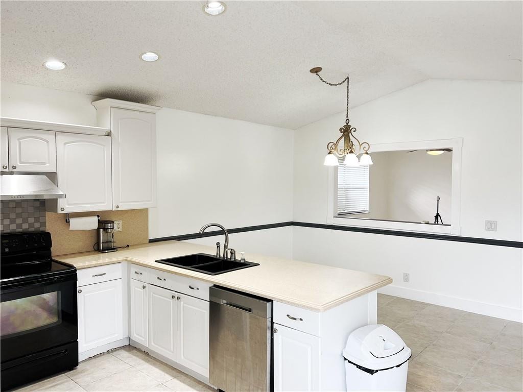Beachwood Heights 98-9 B - Residential