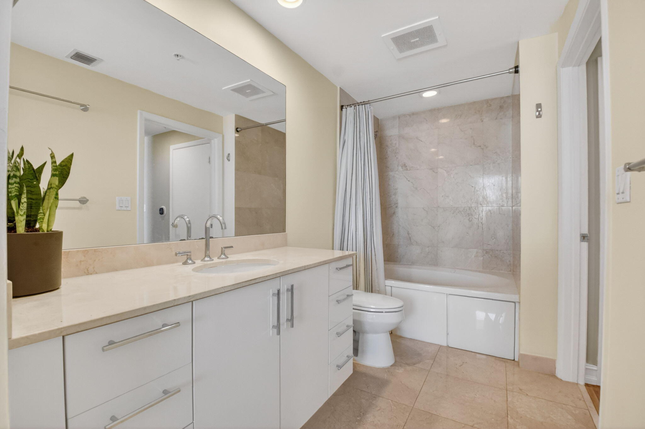 CITYPLACE SOUTH TOWER CONDO - Residential Lease