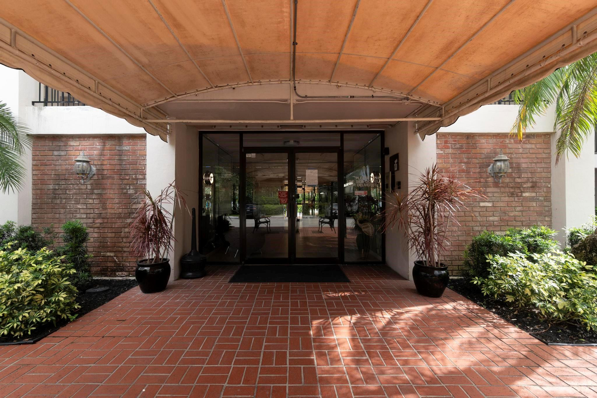 NO 4 PALM-AIRE COUNTRY CLUB - Residential