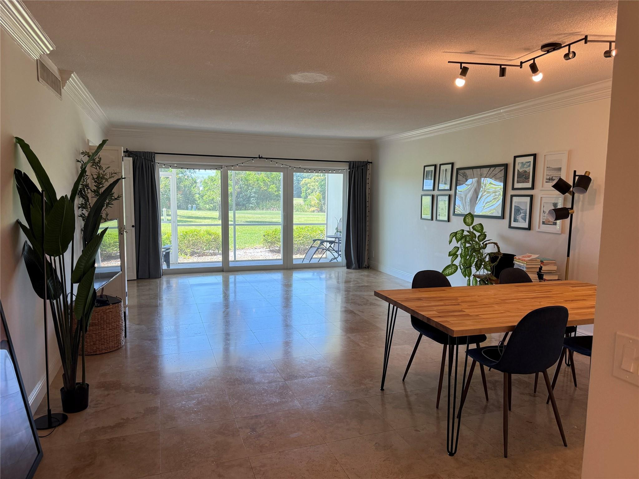 NO 4 PALM-AIRE COUNTRY CLUB - Residential