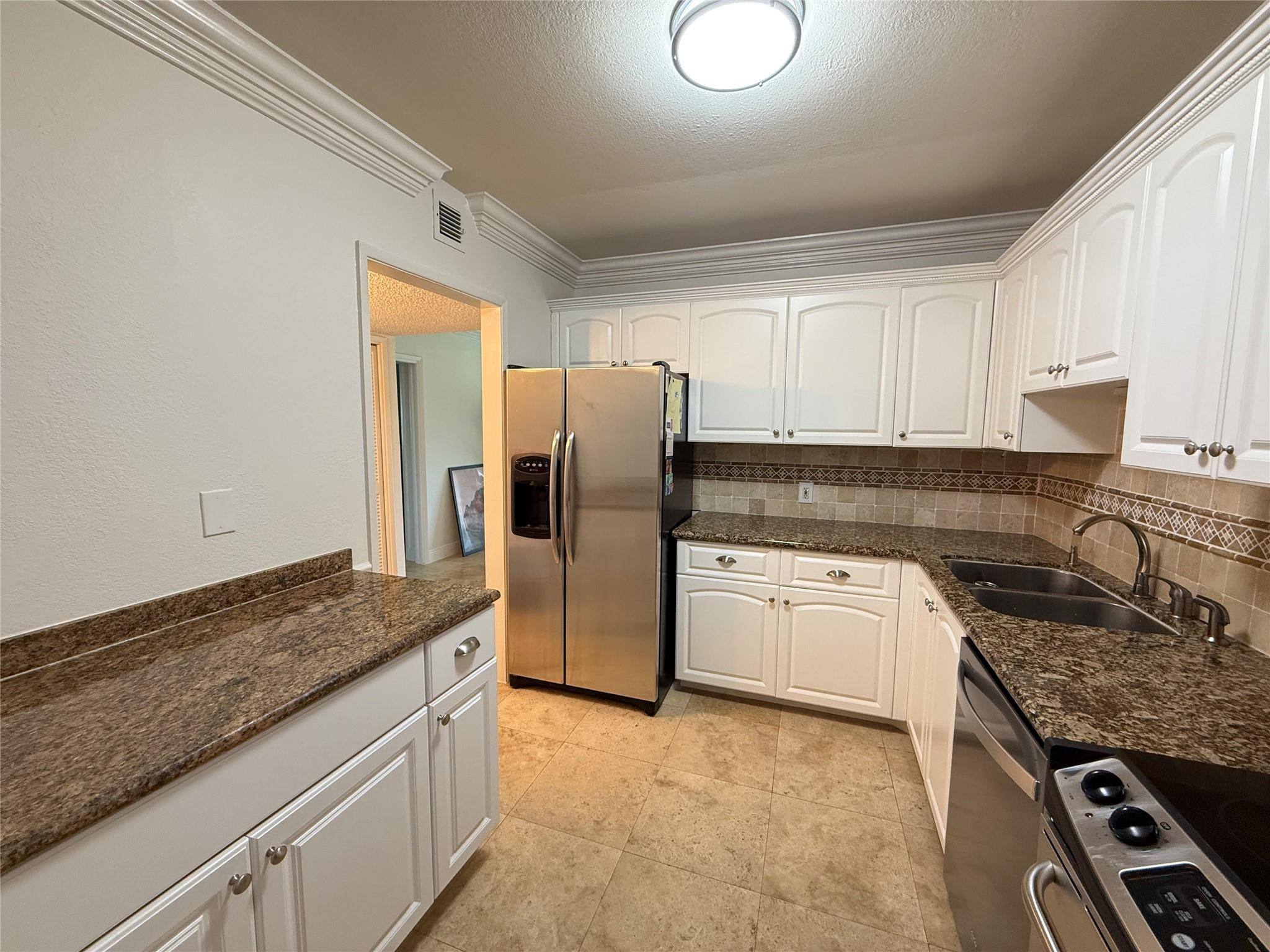 NO 4 PALM-AIRE COUNTRY CLUB - Residential