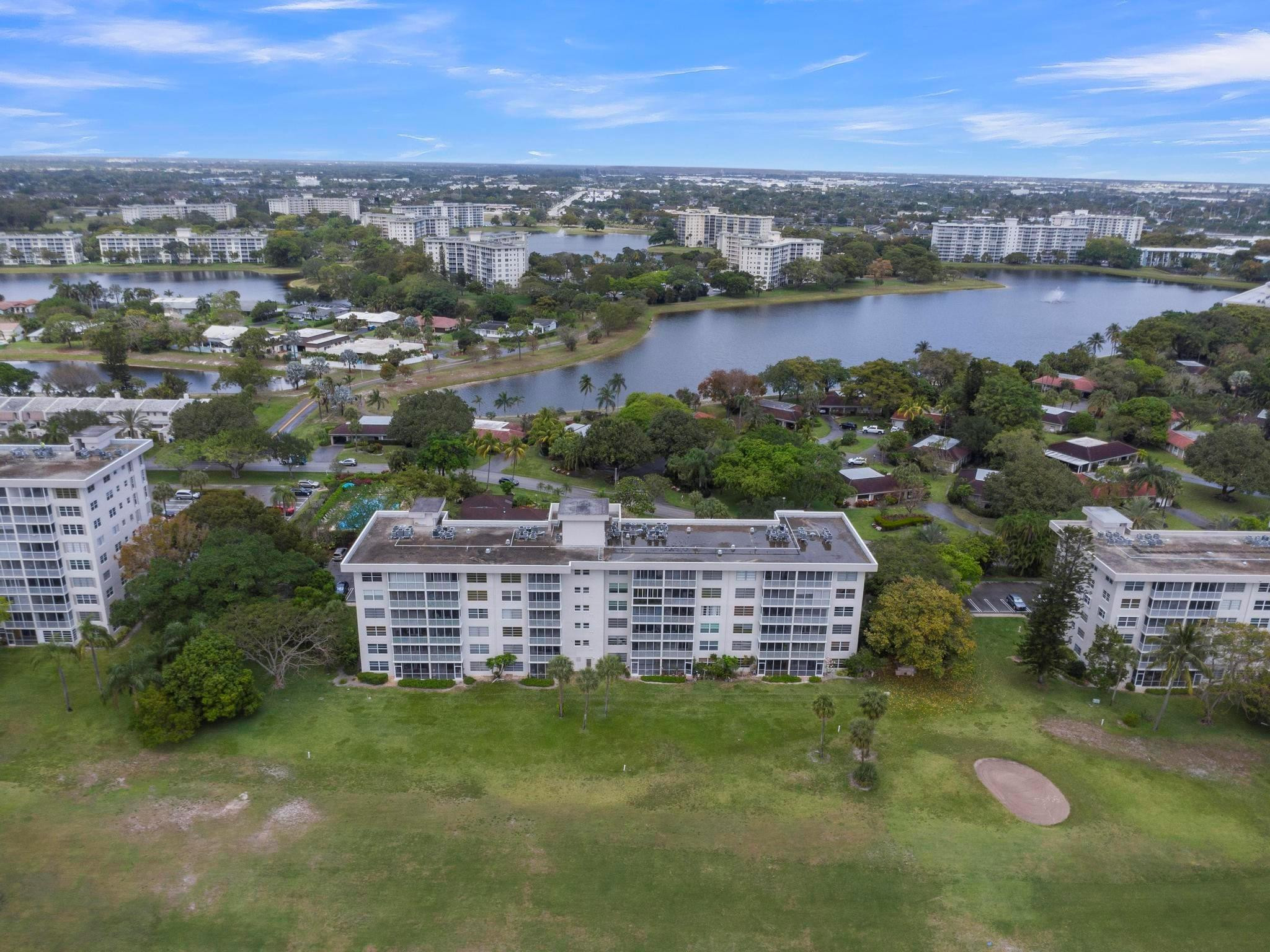 NO 4 PALM-AIRE COUNTRY CLUB - Residential