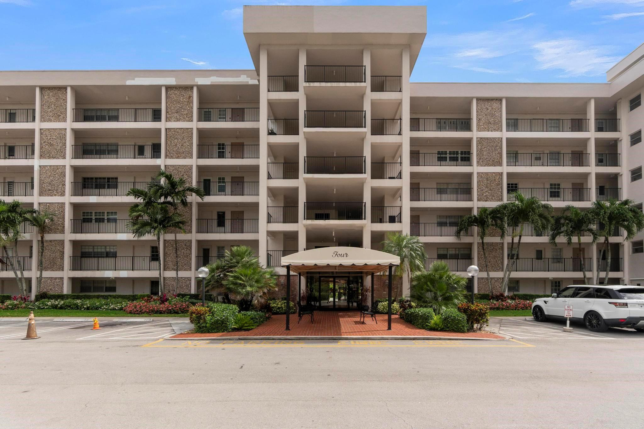 NO 4 PALM-AIRE COUNTRY CLUB - Residential