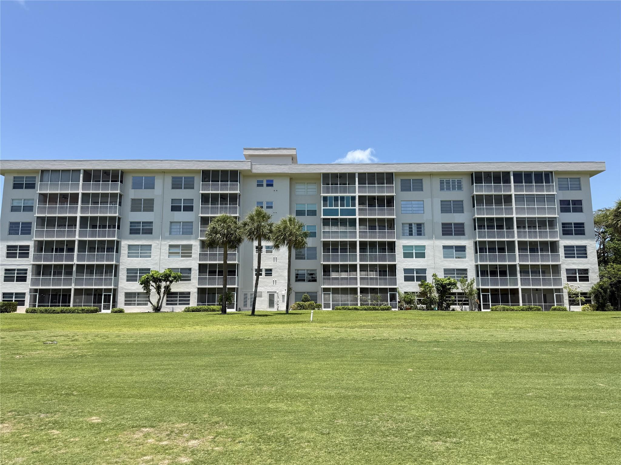 NO 4 PALM-AIRE COUNTRY CLUB - Residential